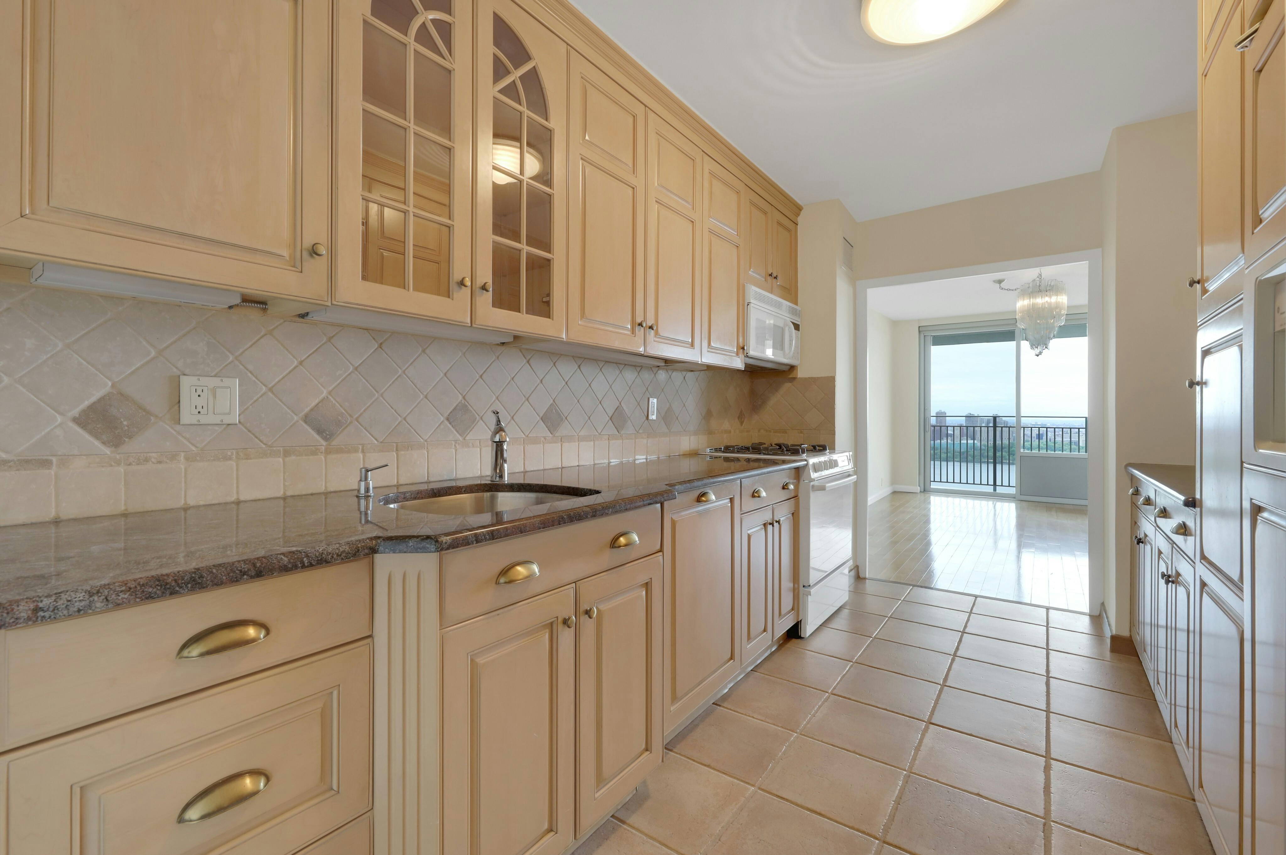 1530 Palisade Avenue Unit# 15R