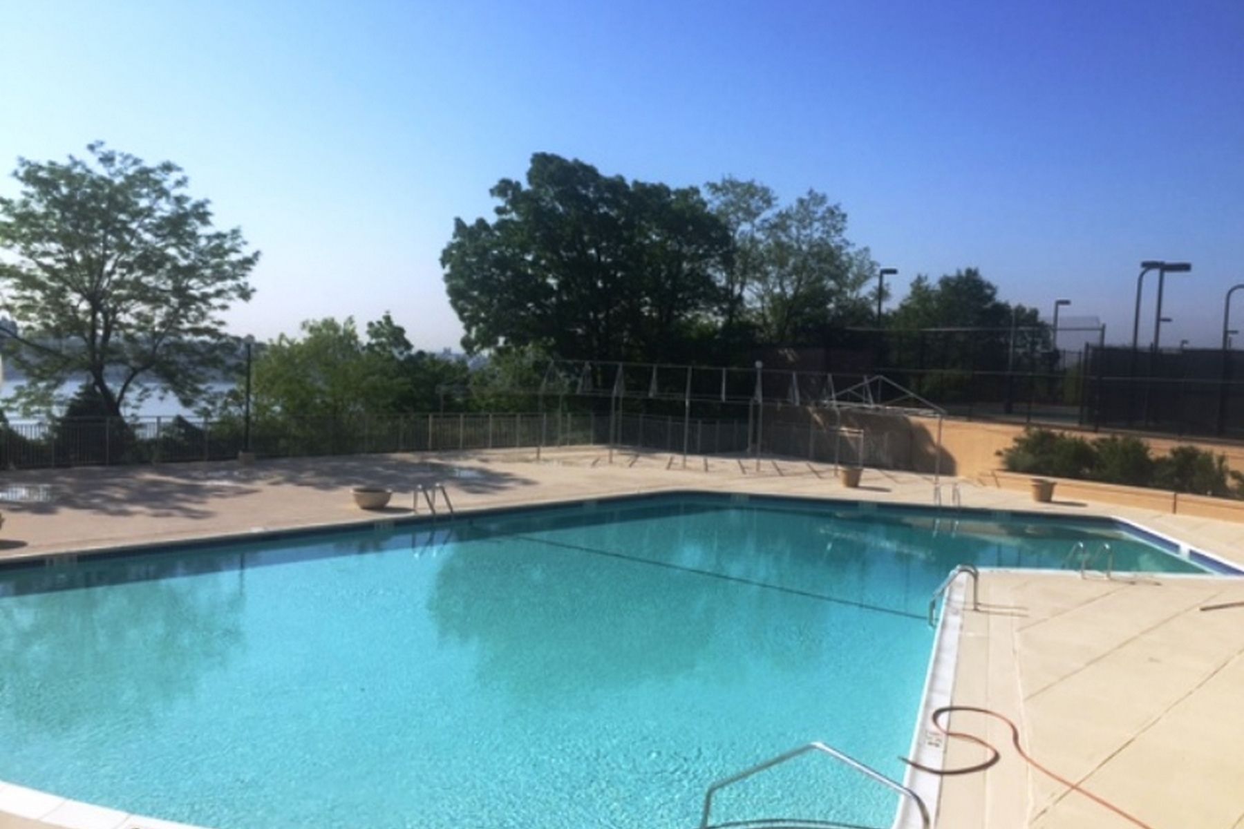 1530 Palisade Avenue Unit# 15R
