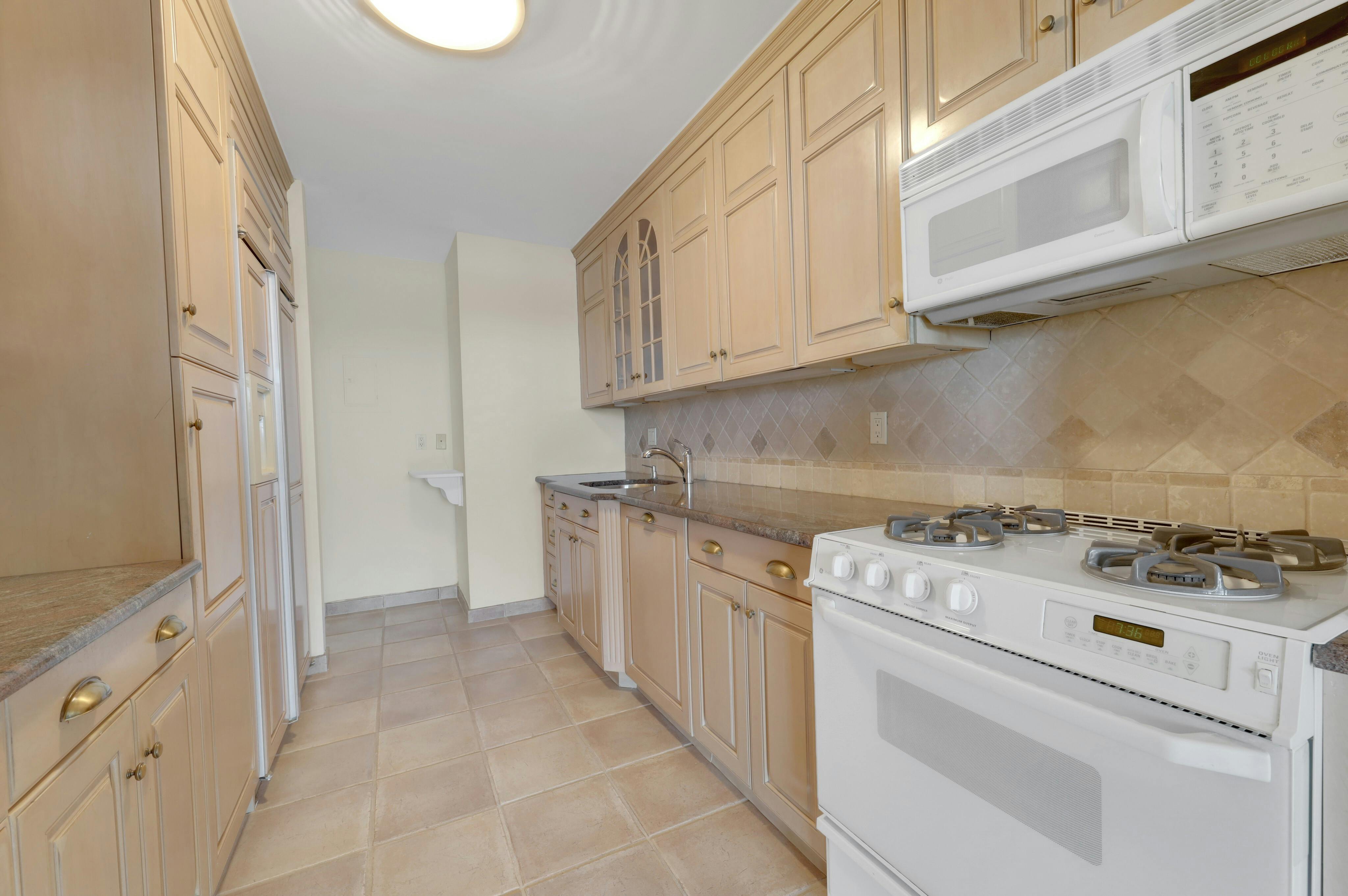 1530 Palisade Avenue Unit# 15R