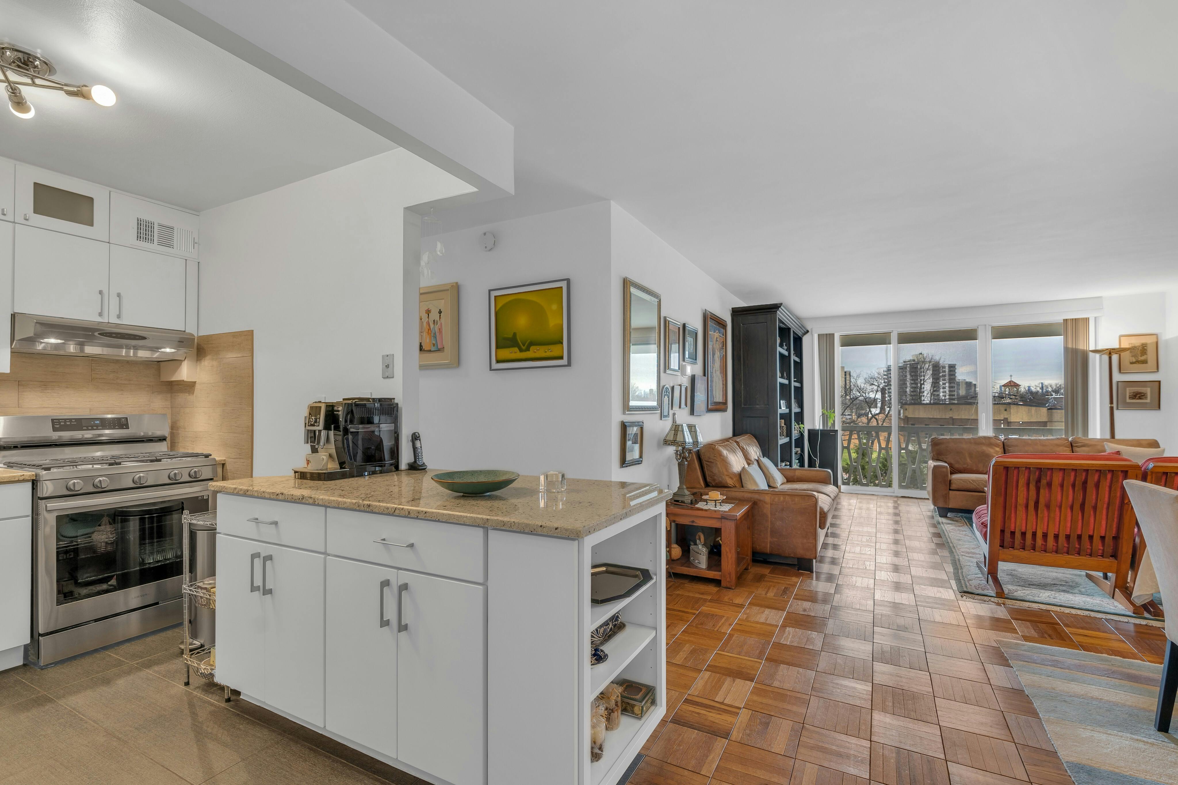 2000 Linwood Avenue Unit# 4L