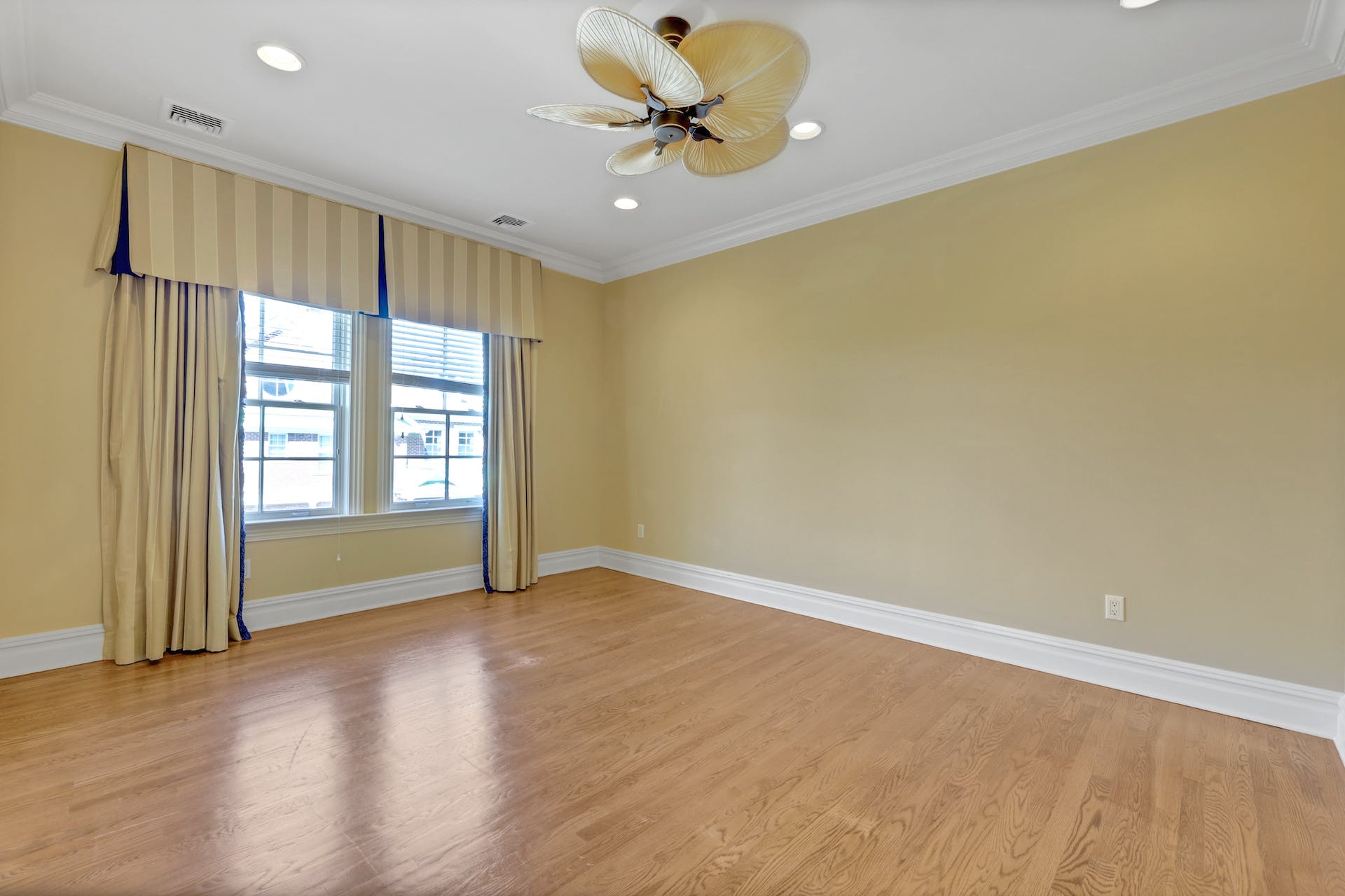 908 Heights Lane