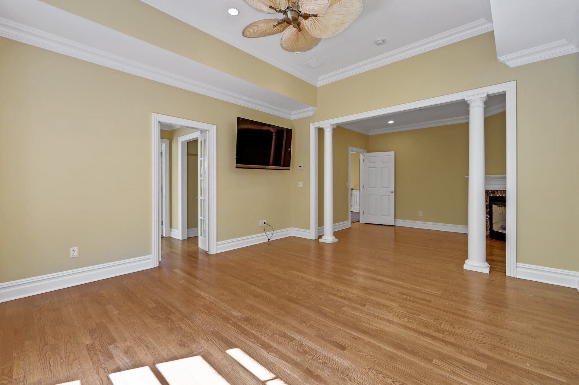 908 Heights Lane