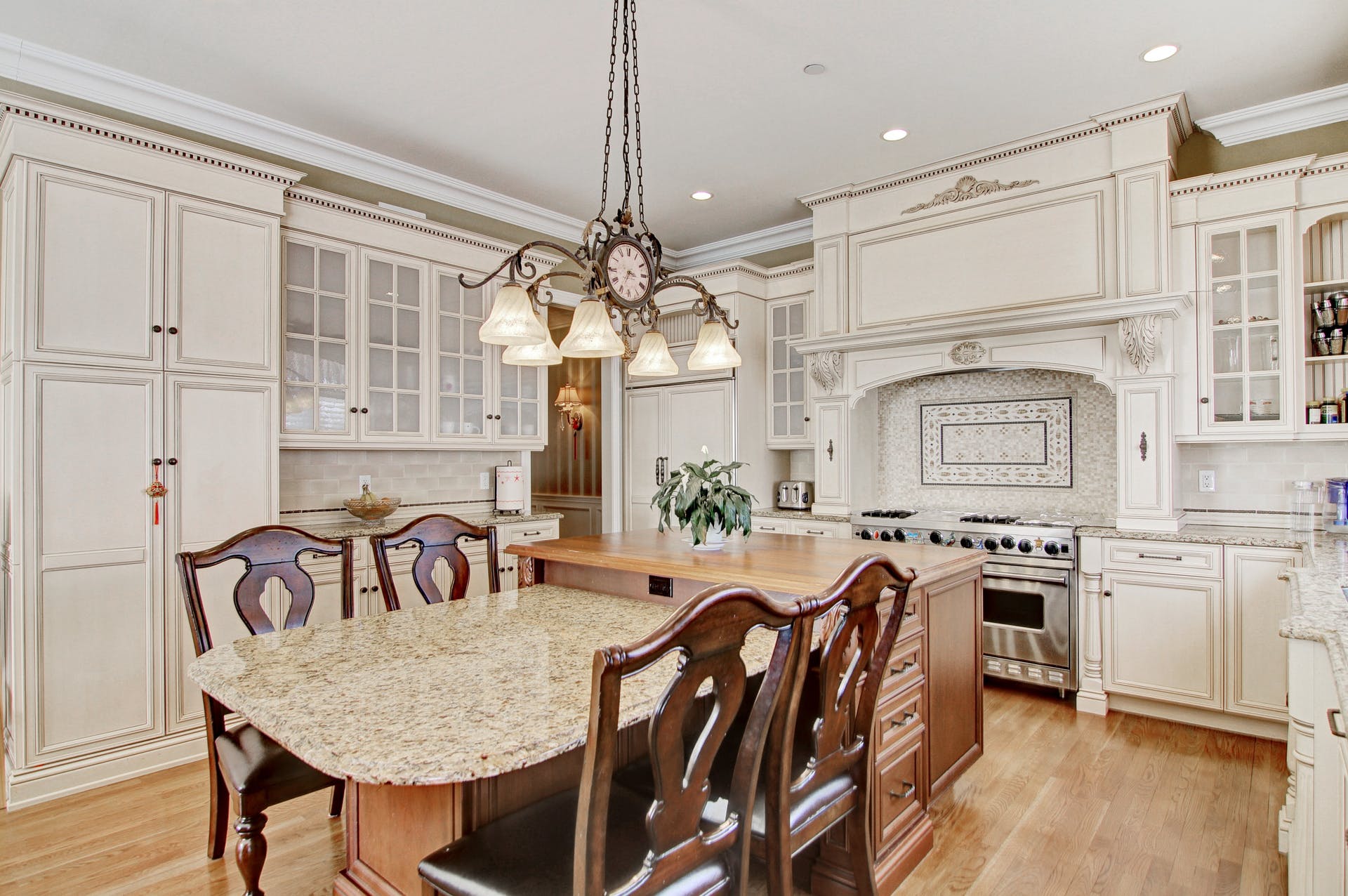 908 Heights Lane