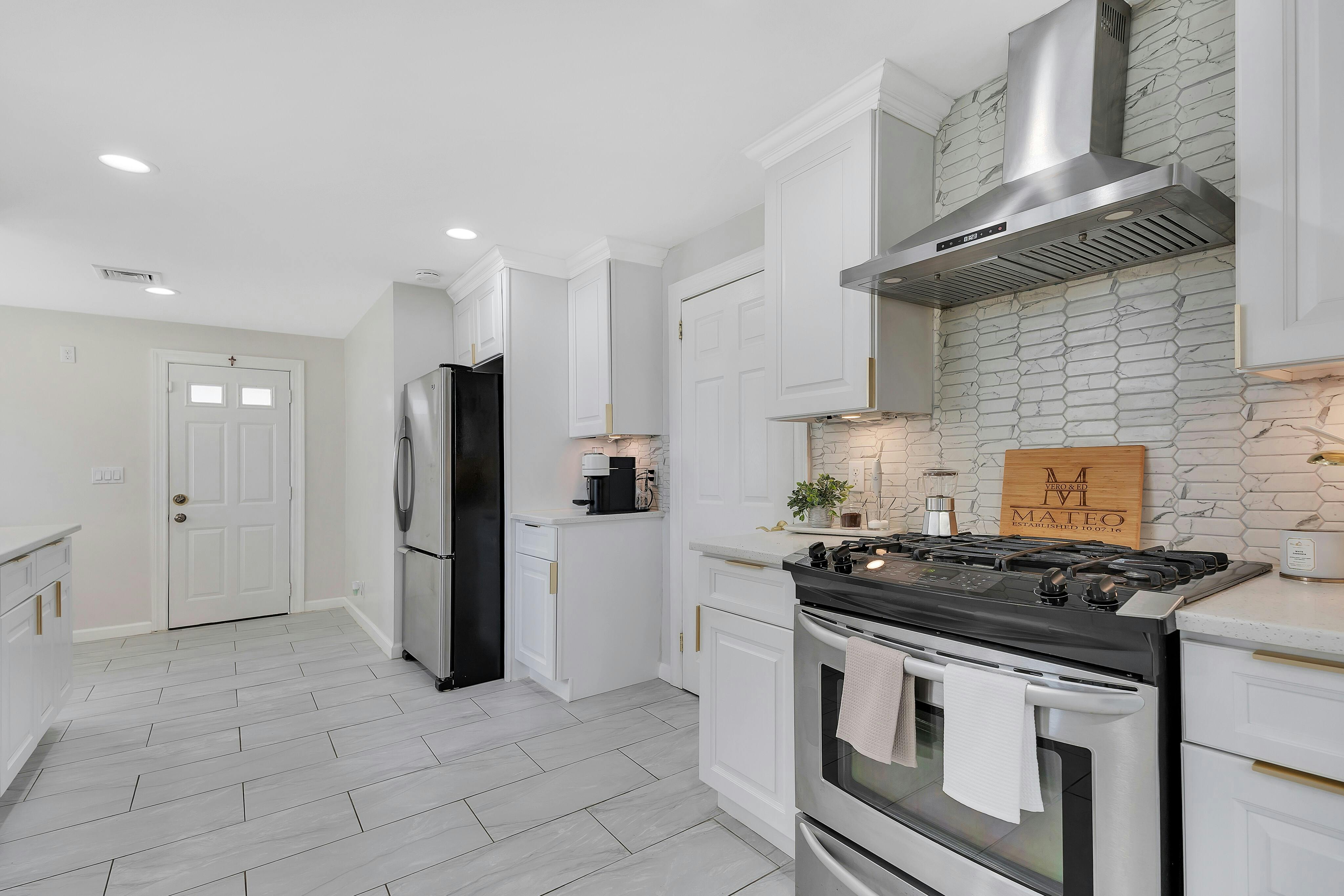 554 Collins Avenue