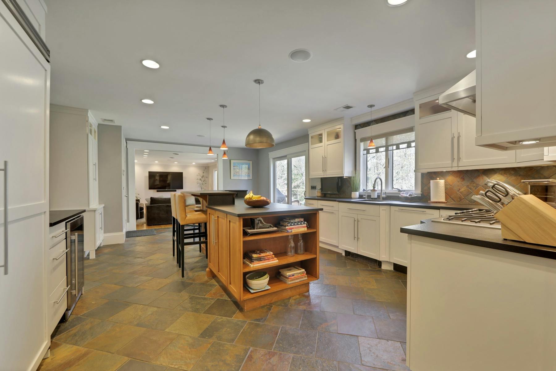 27 Gloria Drive 