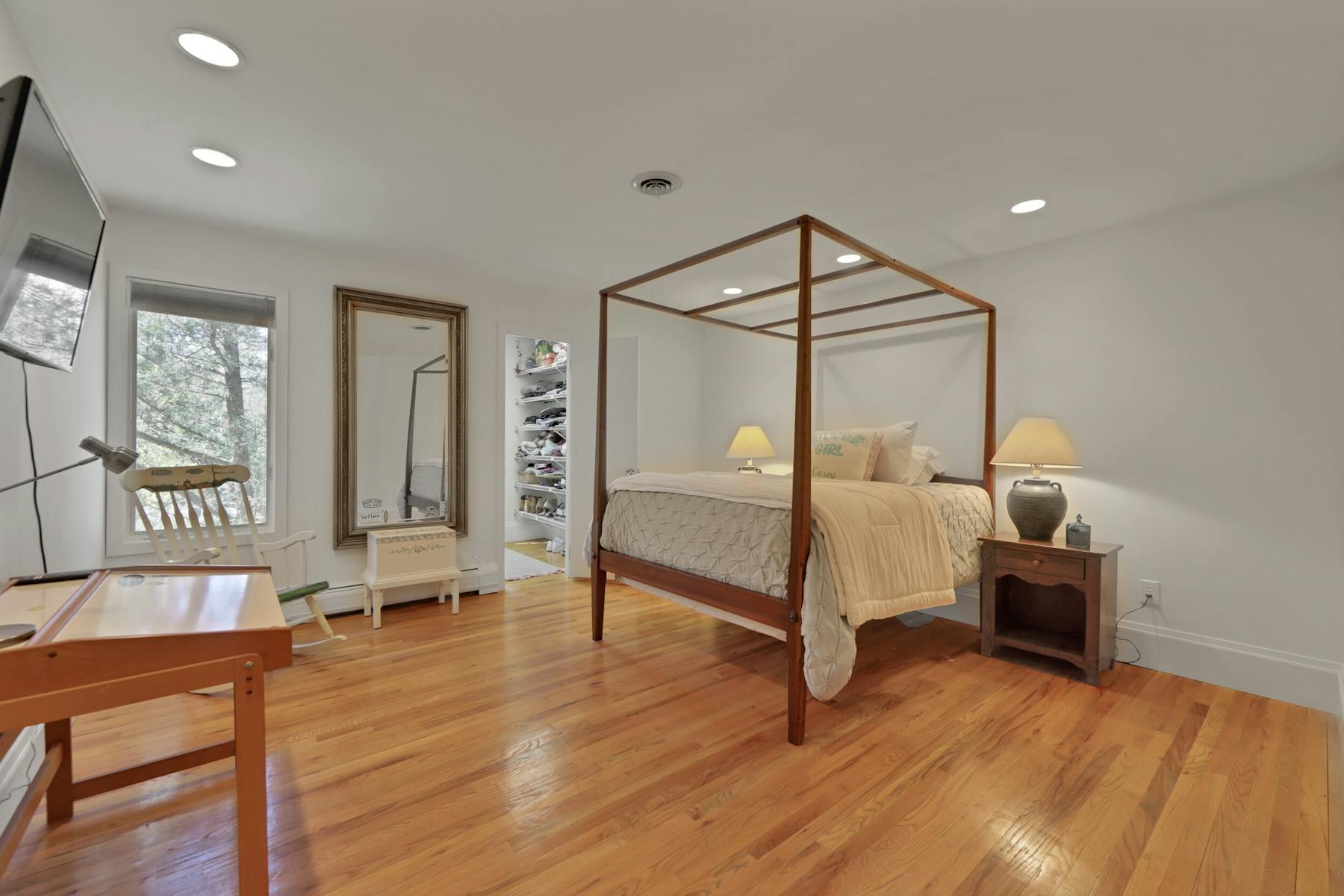 27 Gloria Drive 