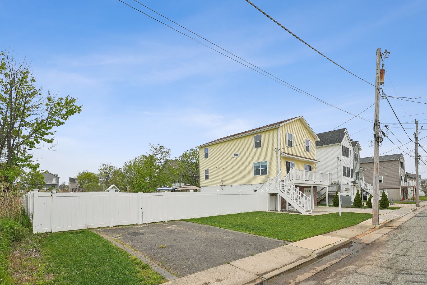 916 2nd Street