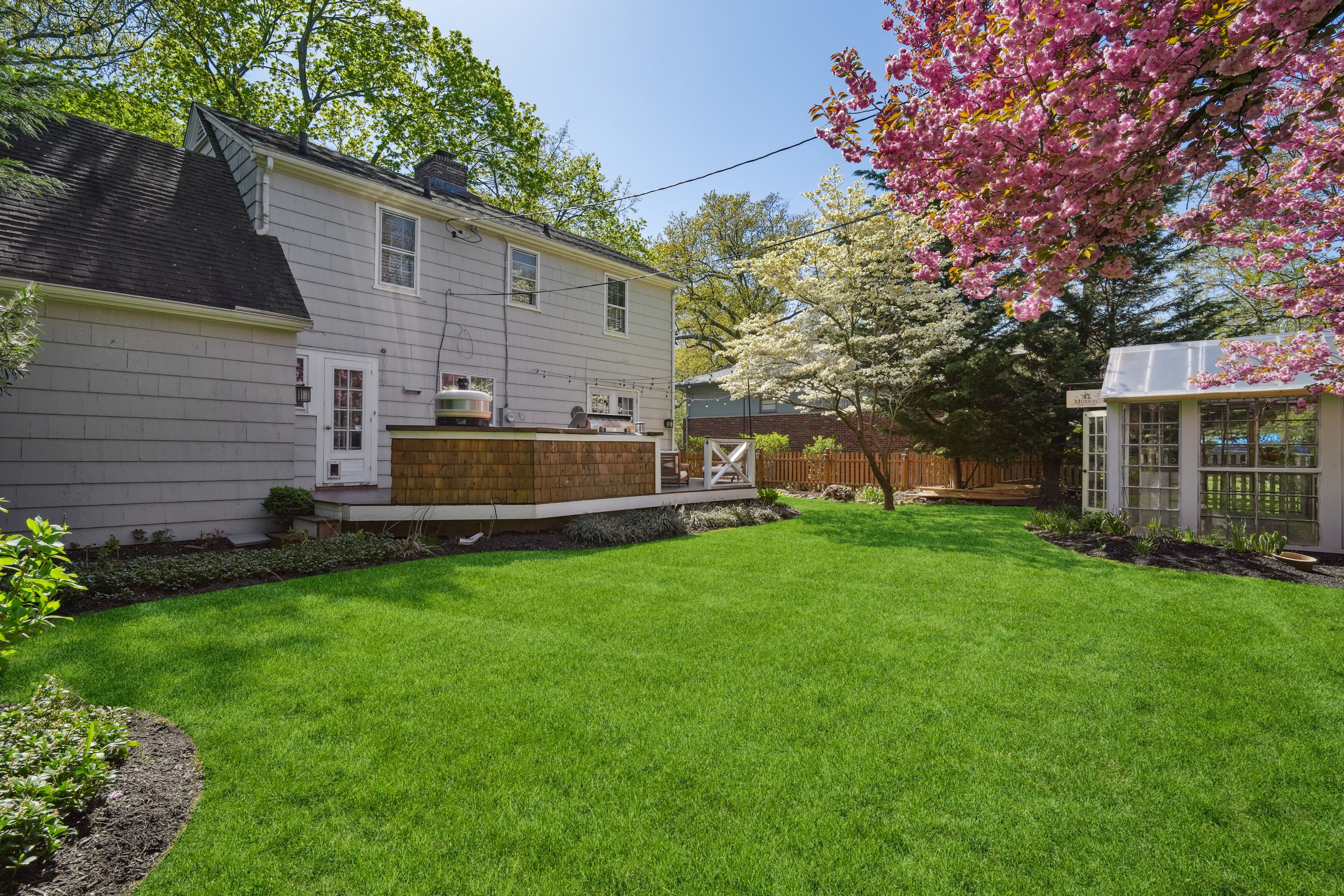 911 Midwood Drive 