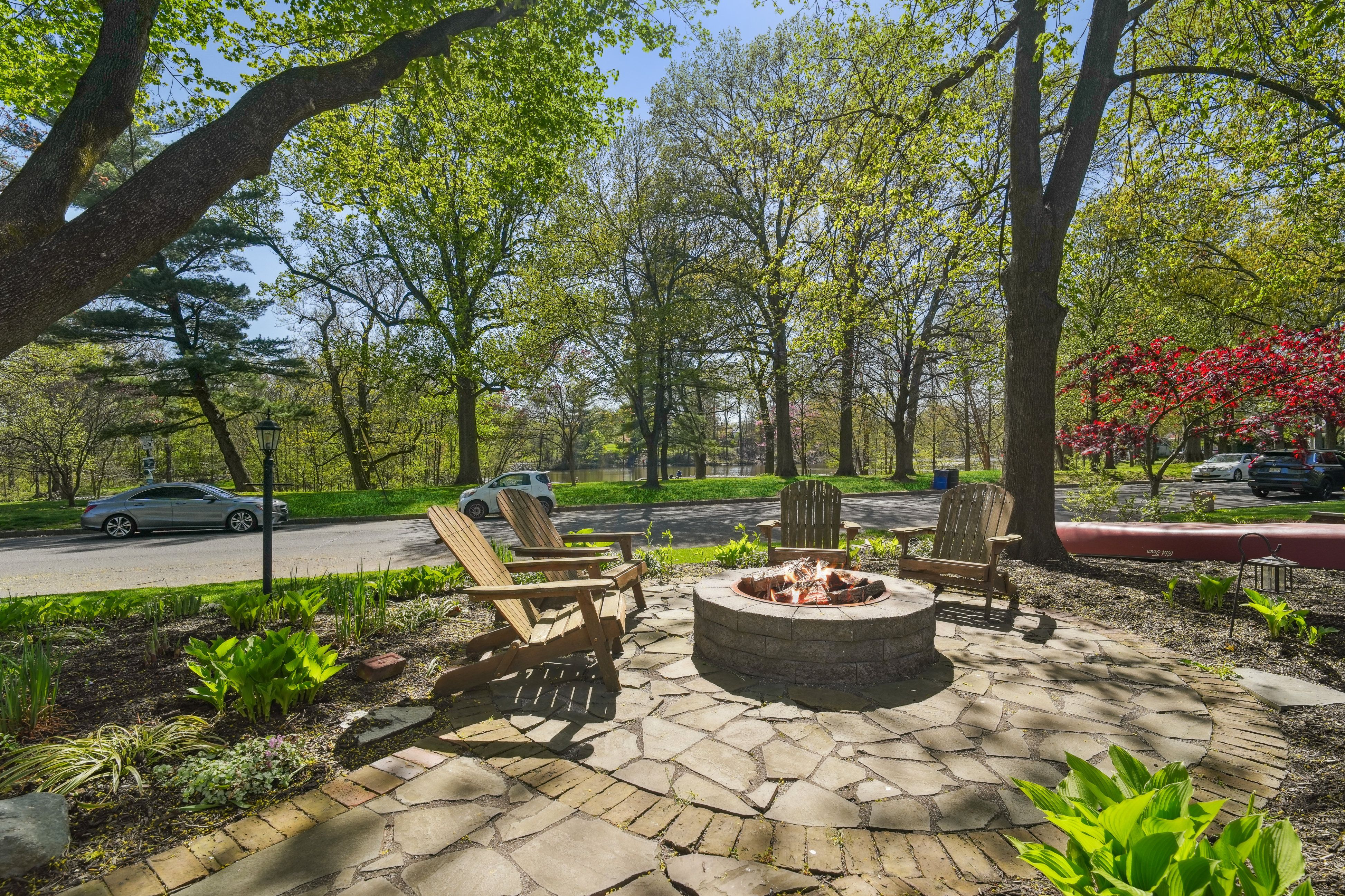 911 Midwood Drive 