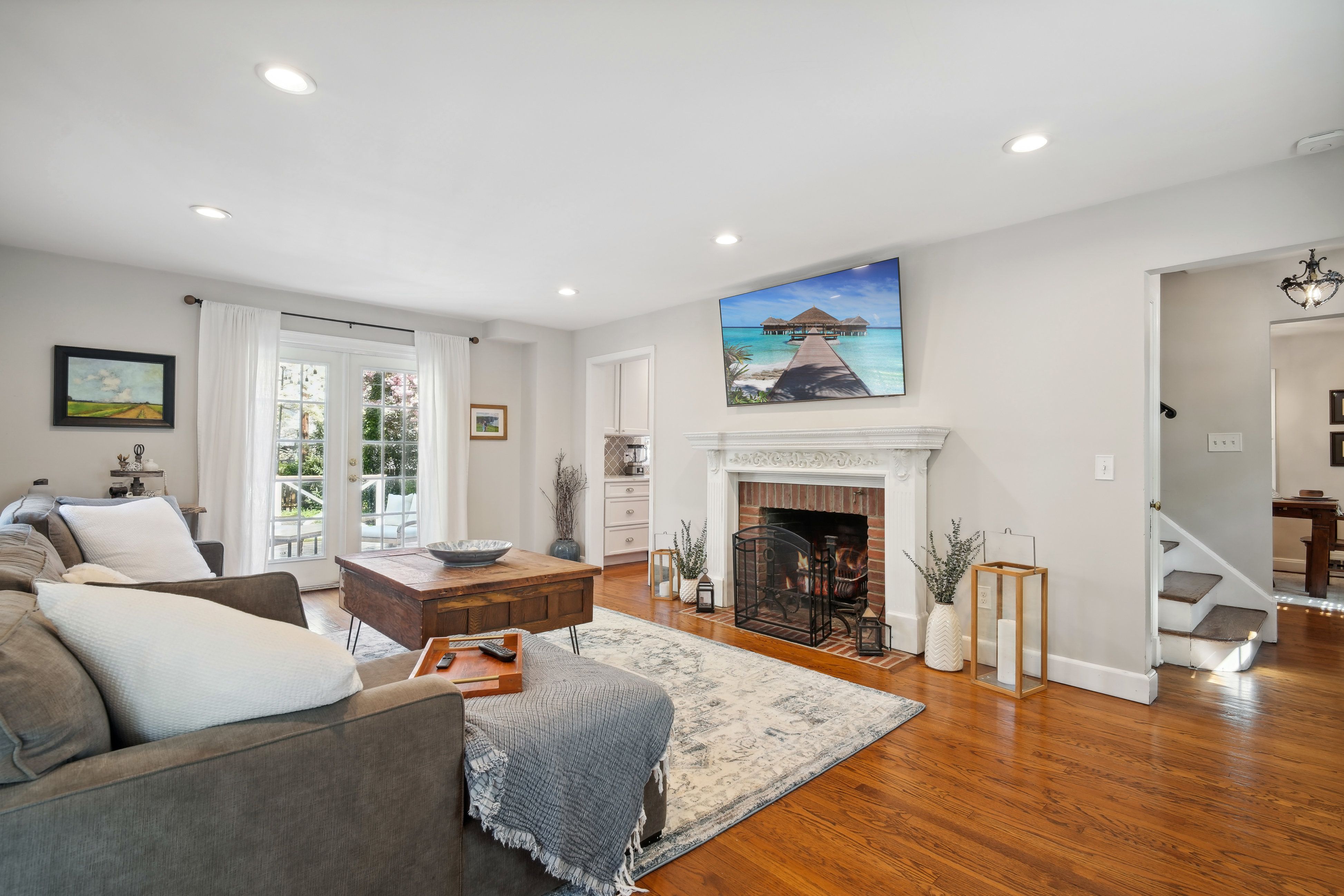 911 Midwood Drive 
