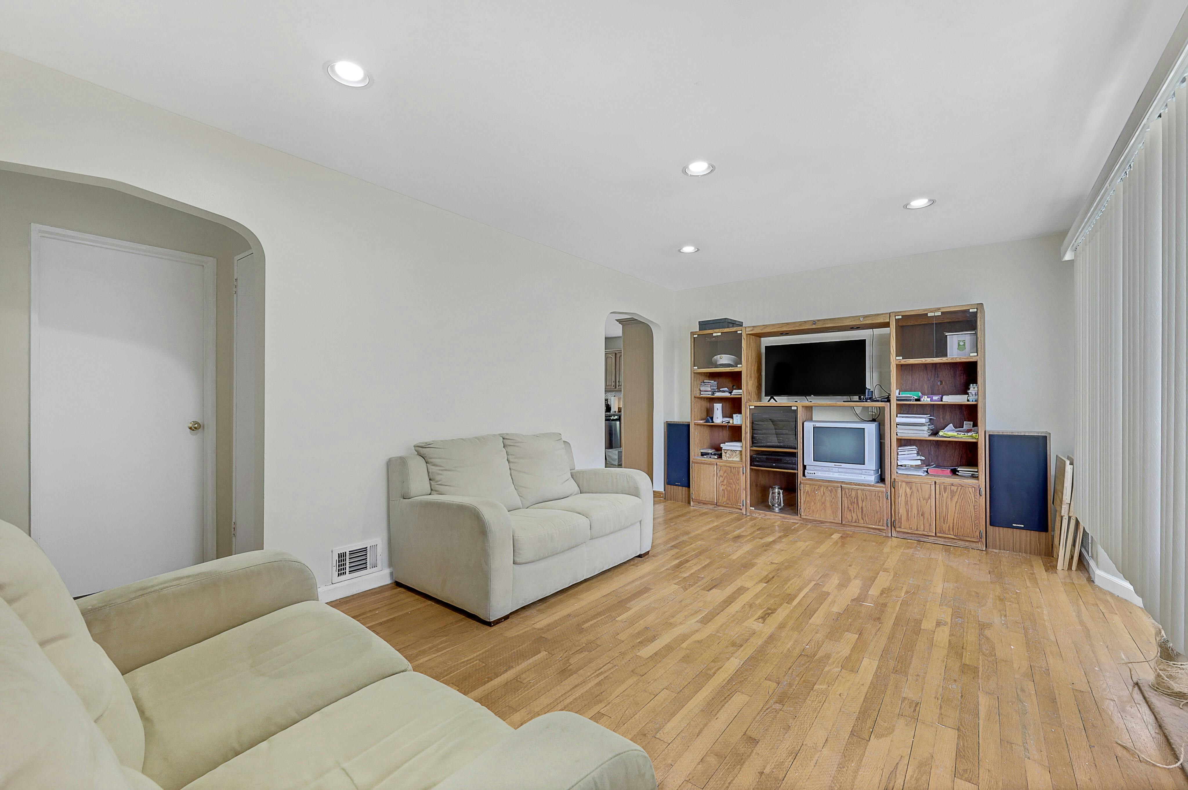 12 Harlow Crescent 