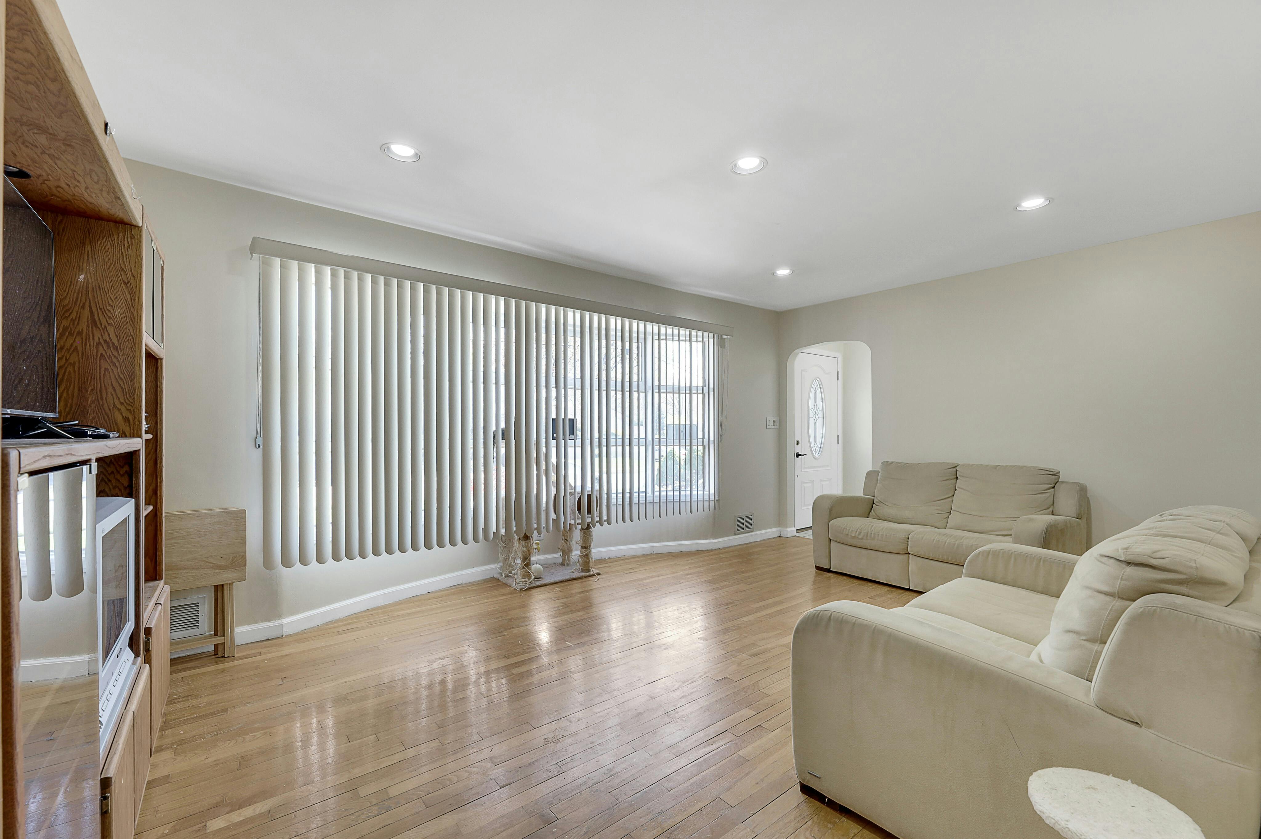 12 Harlow Crescent 