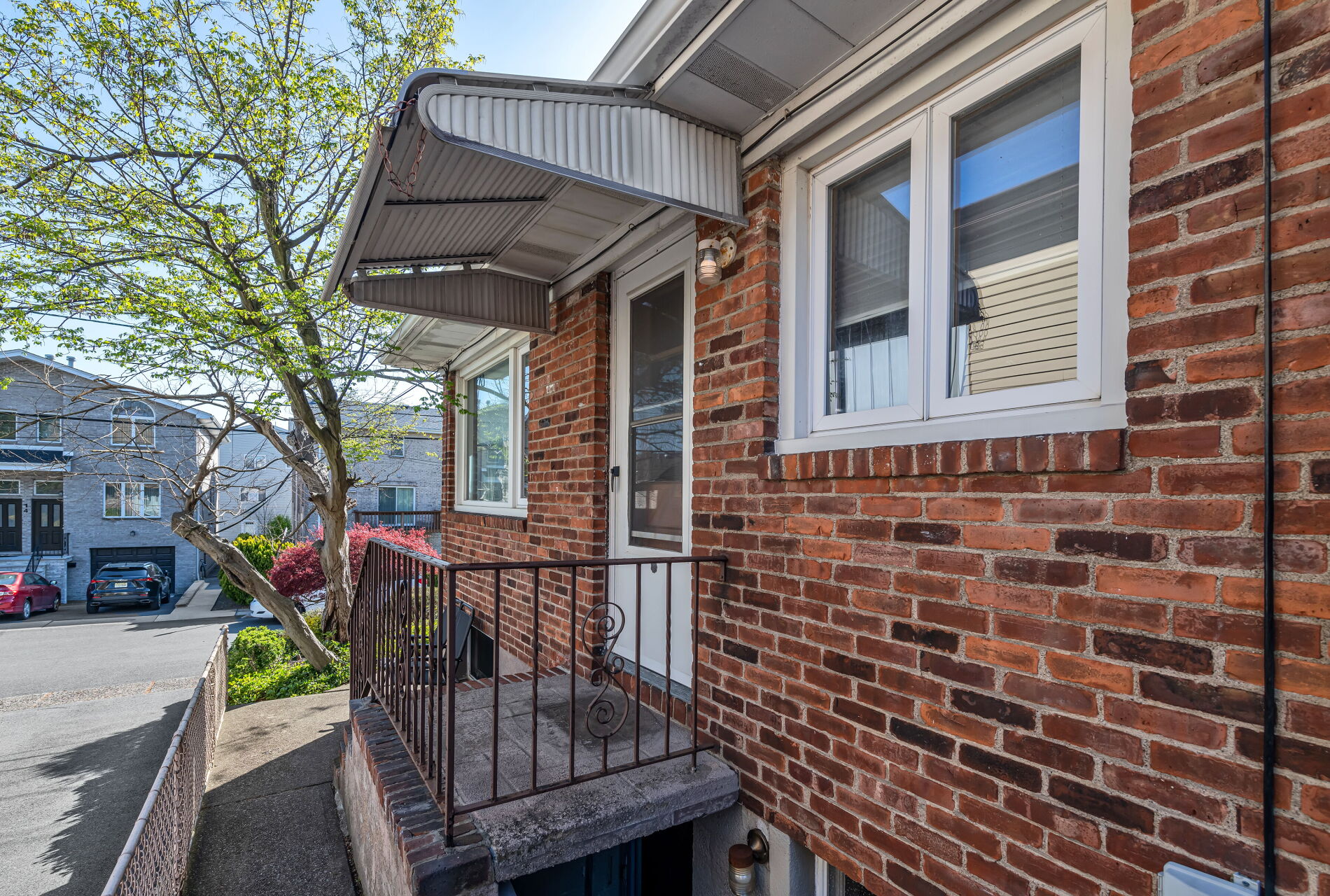 19 Hillcrest Avenue 