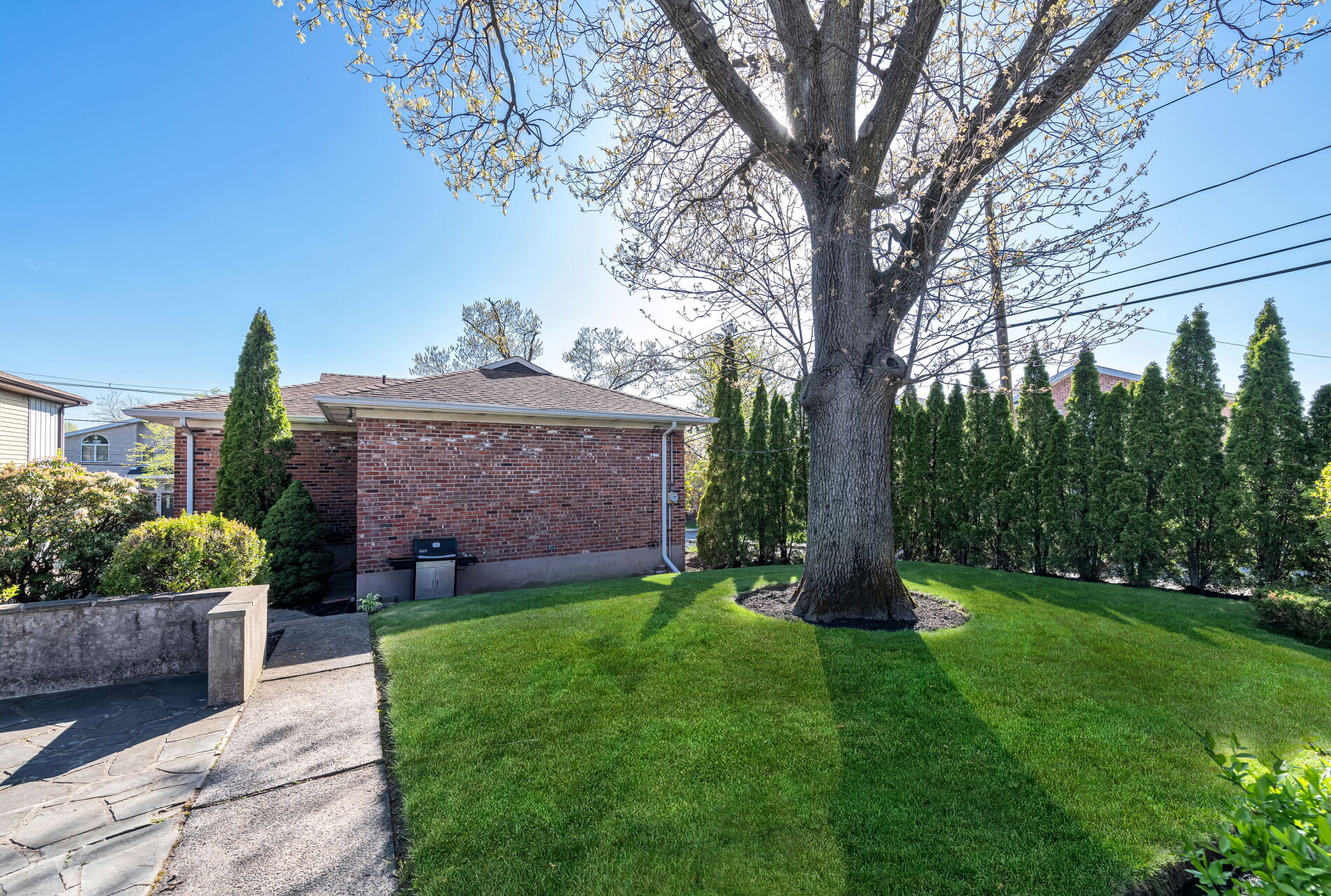 19 Hillcrest Avenue 