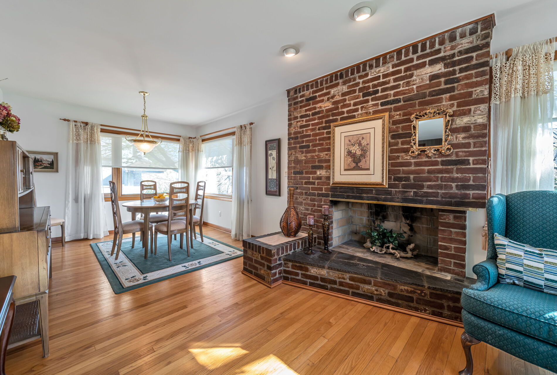 19 Hillcrest Avenue 