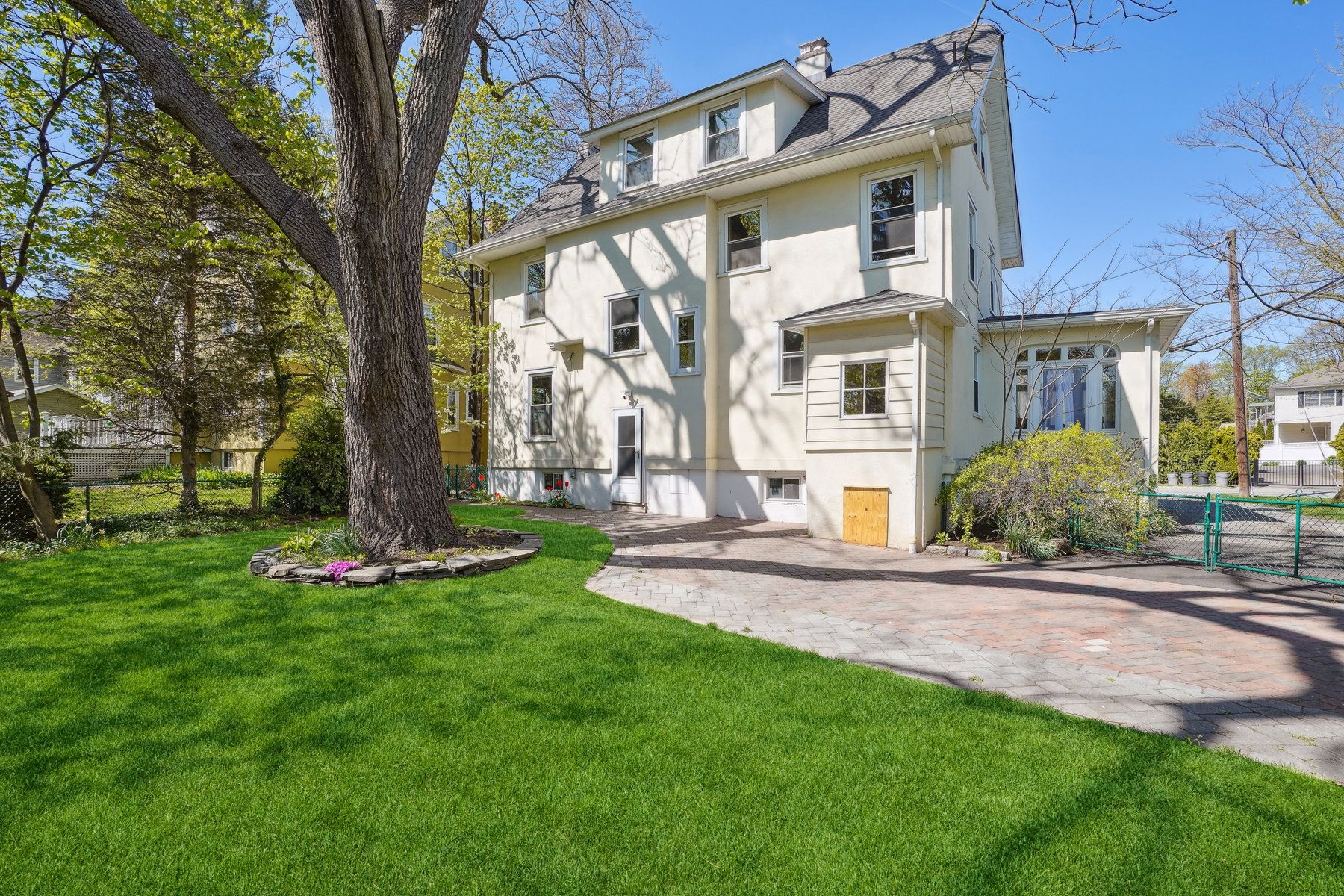 9 Draper Terrace 