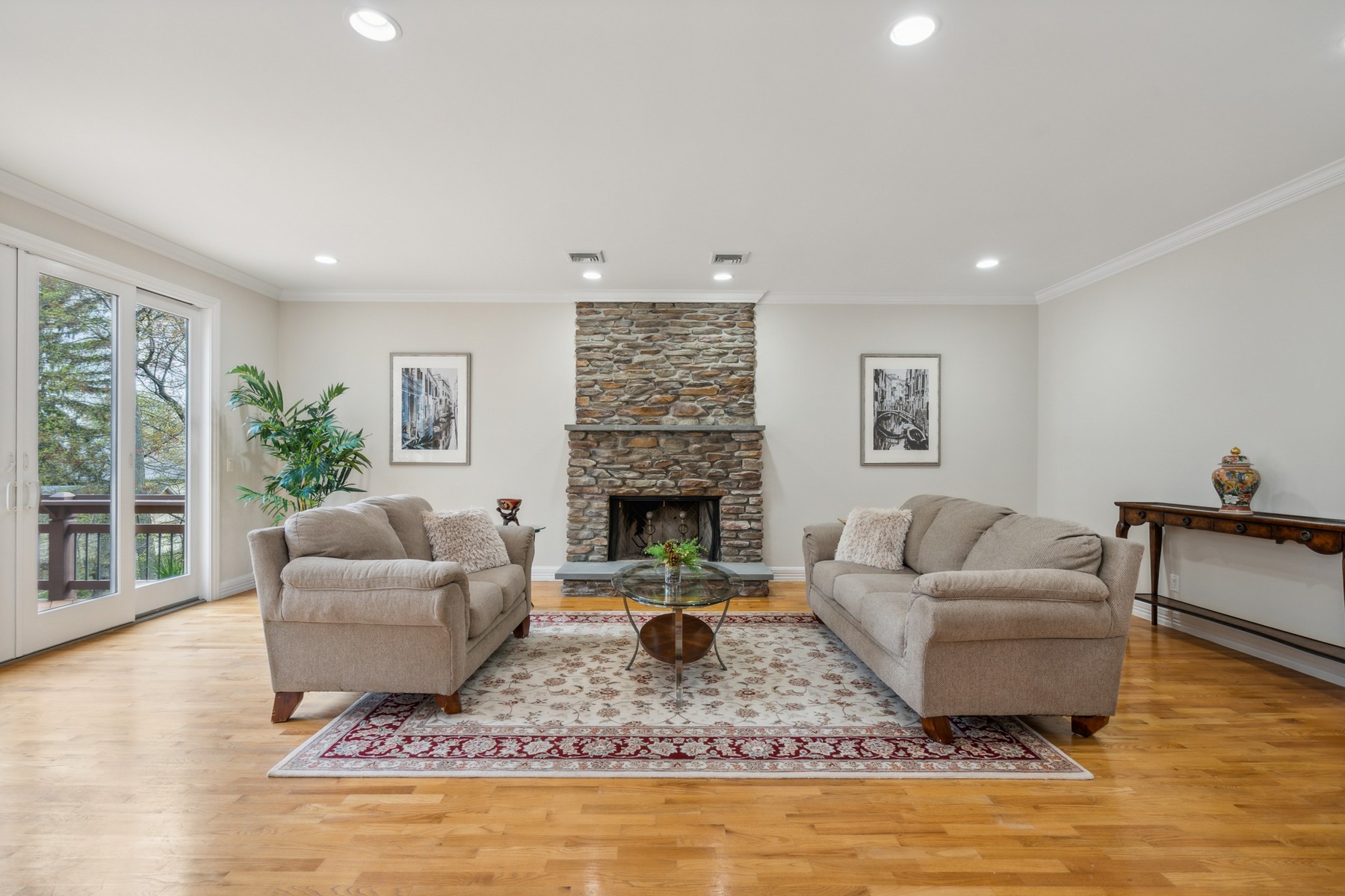 1 Angela Court 