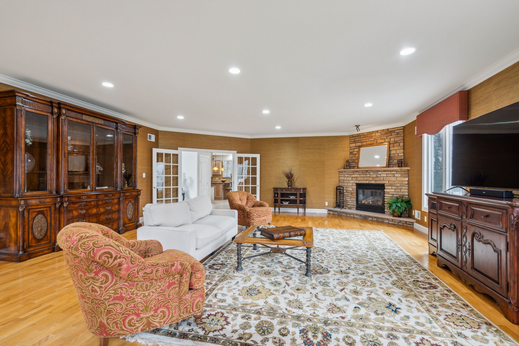 1 Angela Court 
