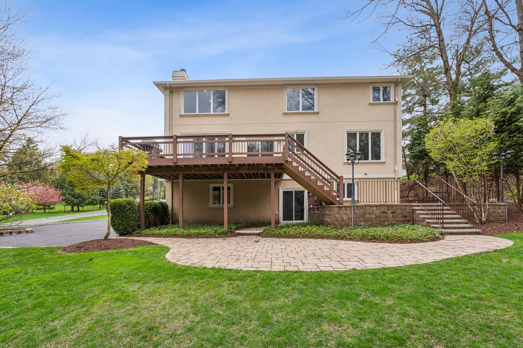 1 Angela Court 