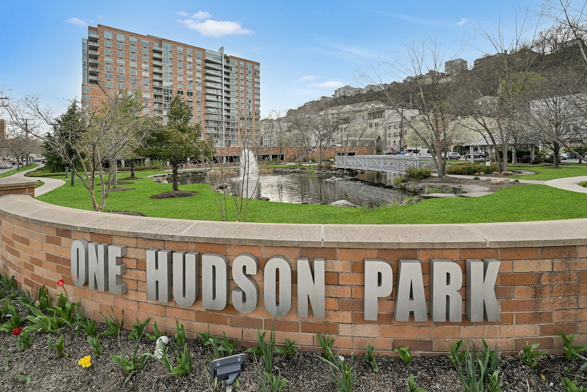 312 Hudson Park 