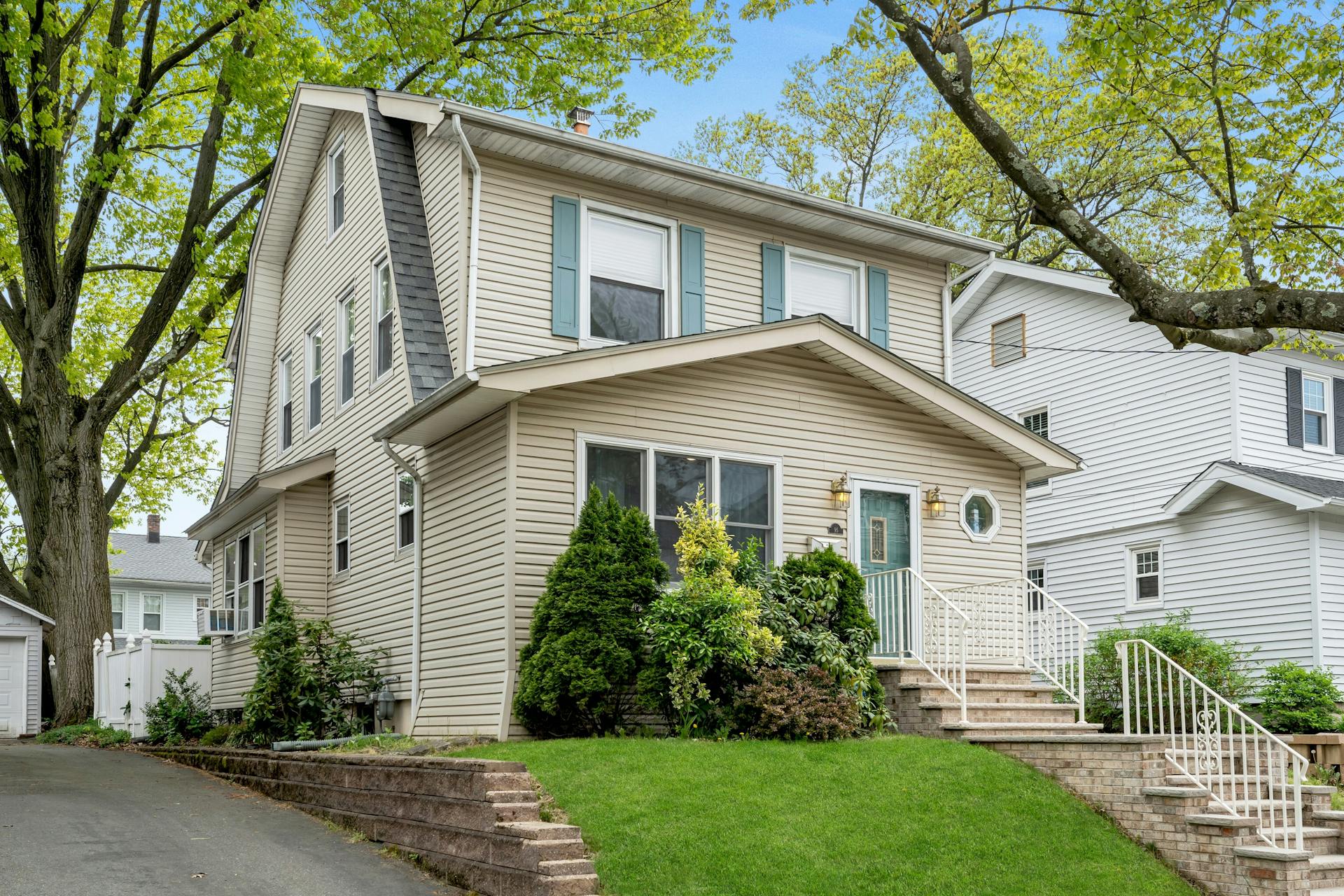95 Davis Avenue 