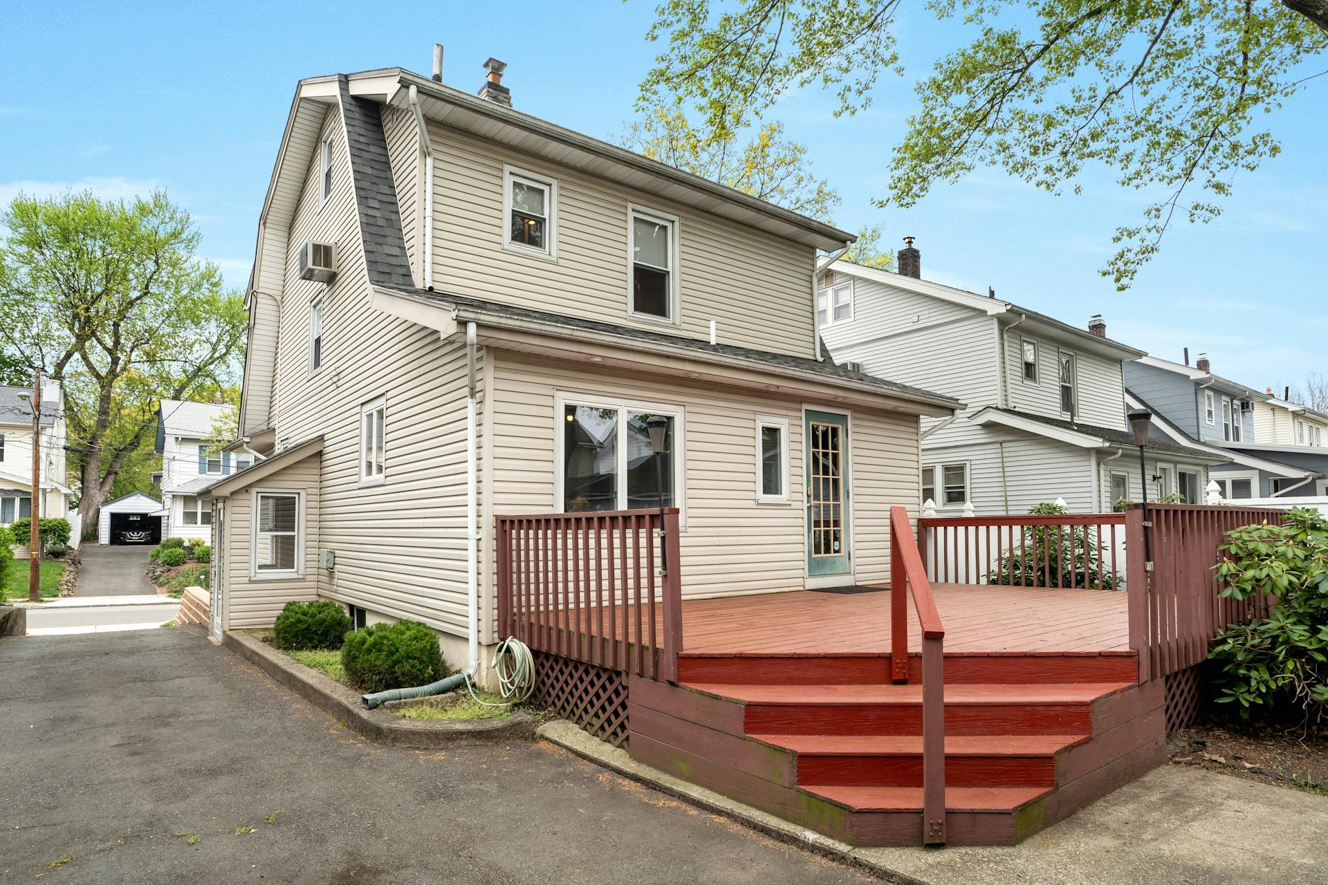 95 Davis Avenue 