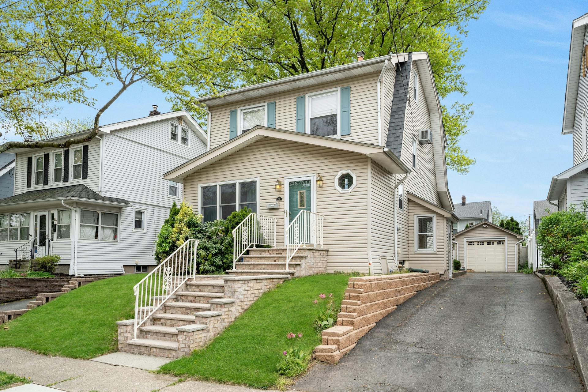 95 Davis Avenue 
