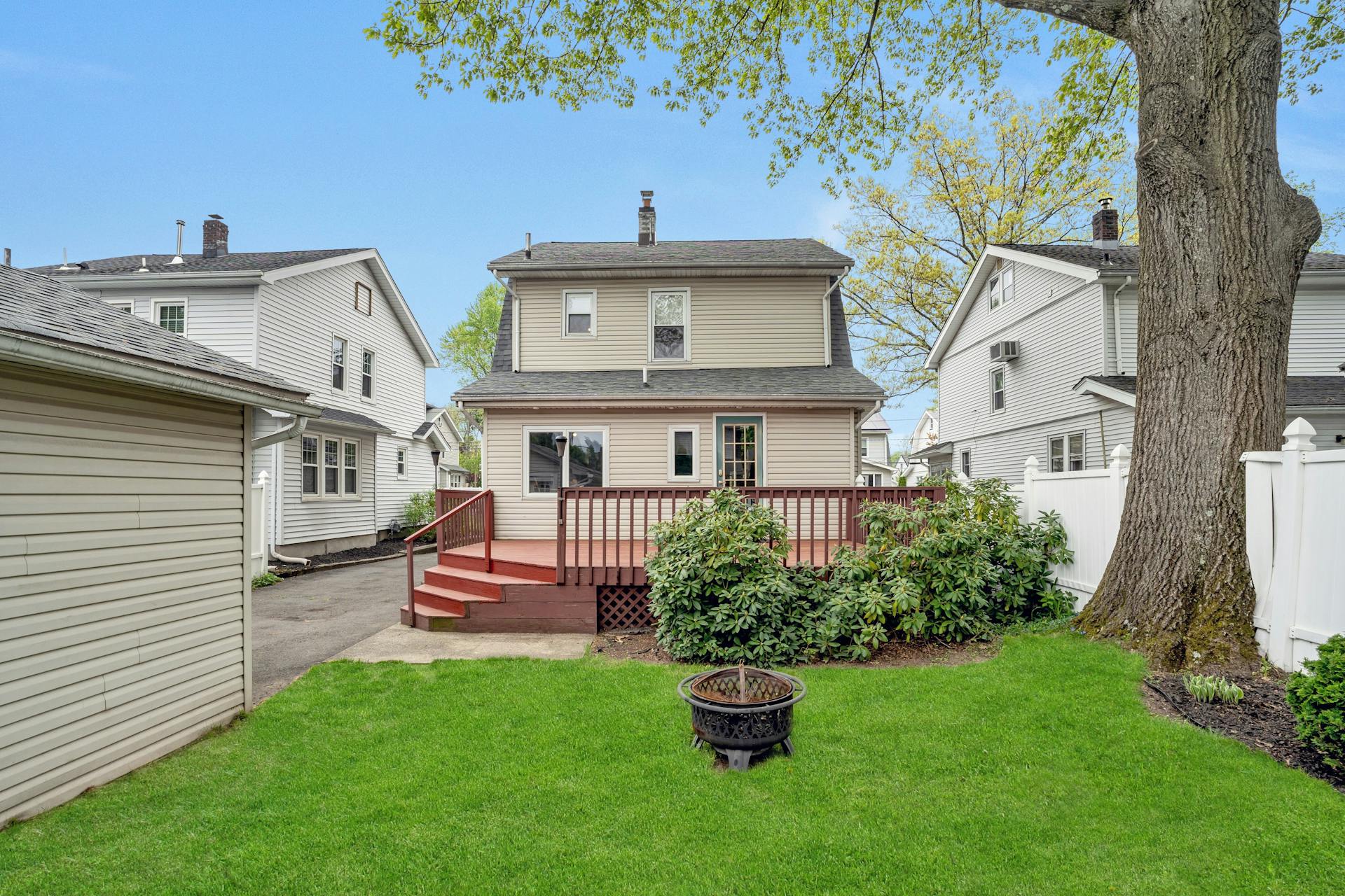 95 Davis Avenue 