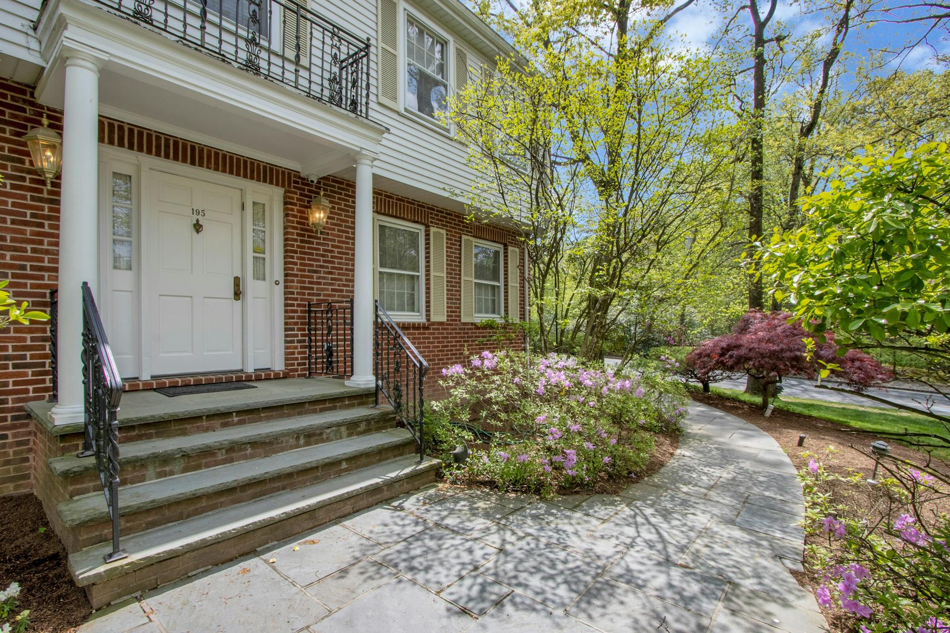 195 Elm Road