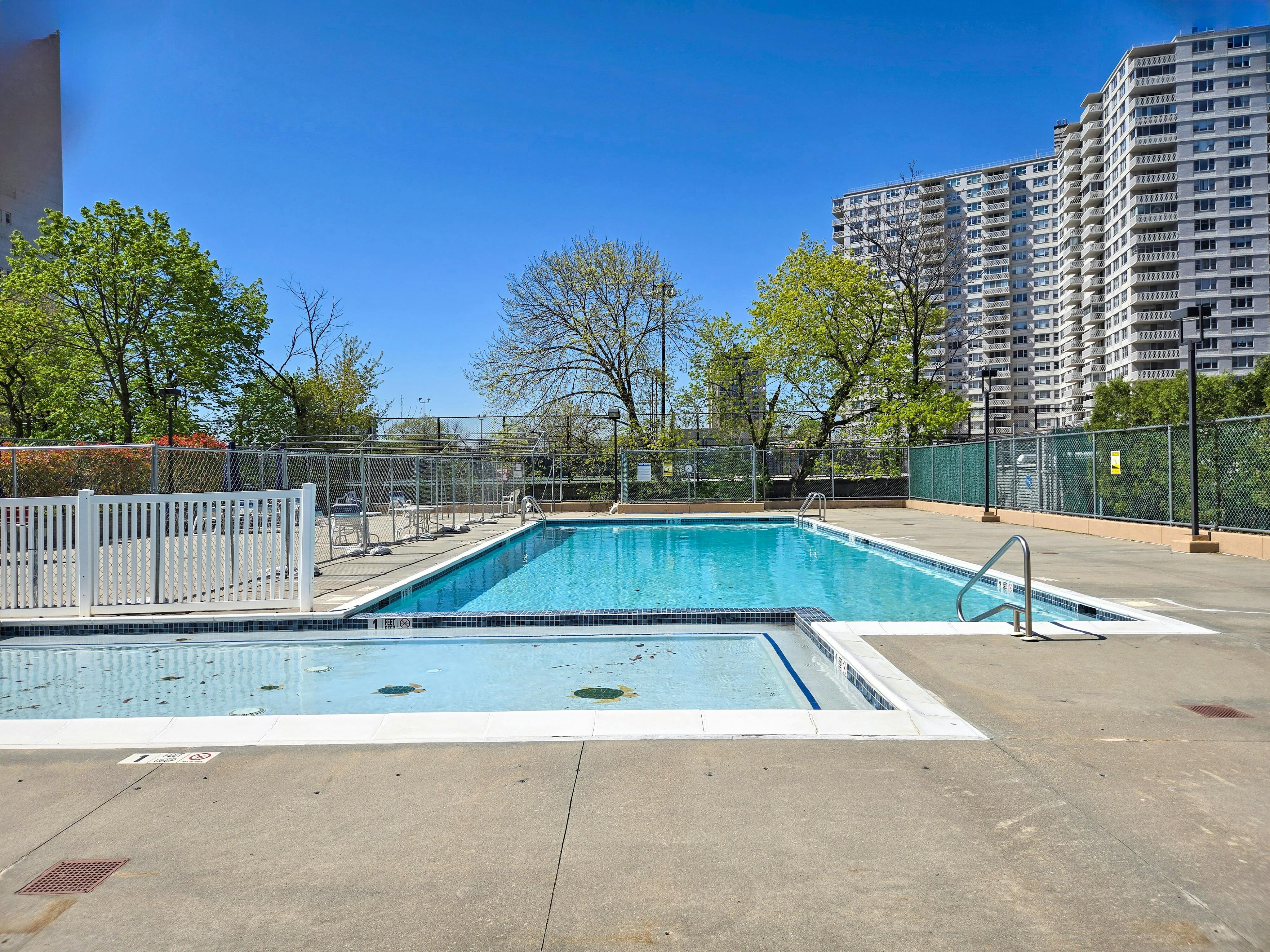2077 Center Avenue Unit# 7E