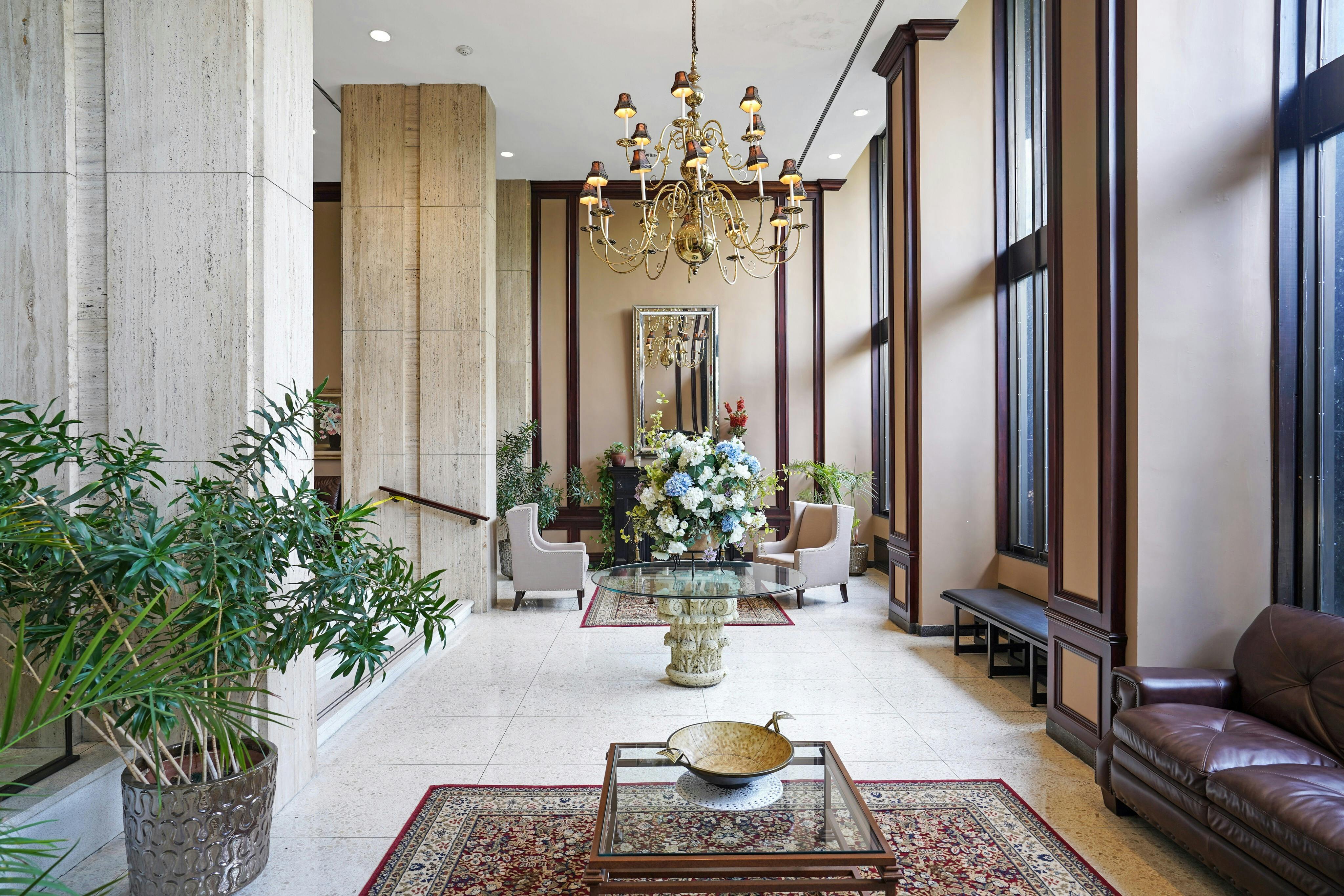 2077 Center Avenue Unit# 7E