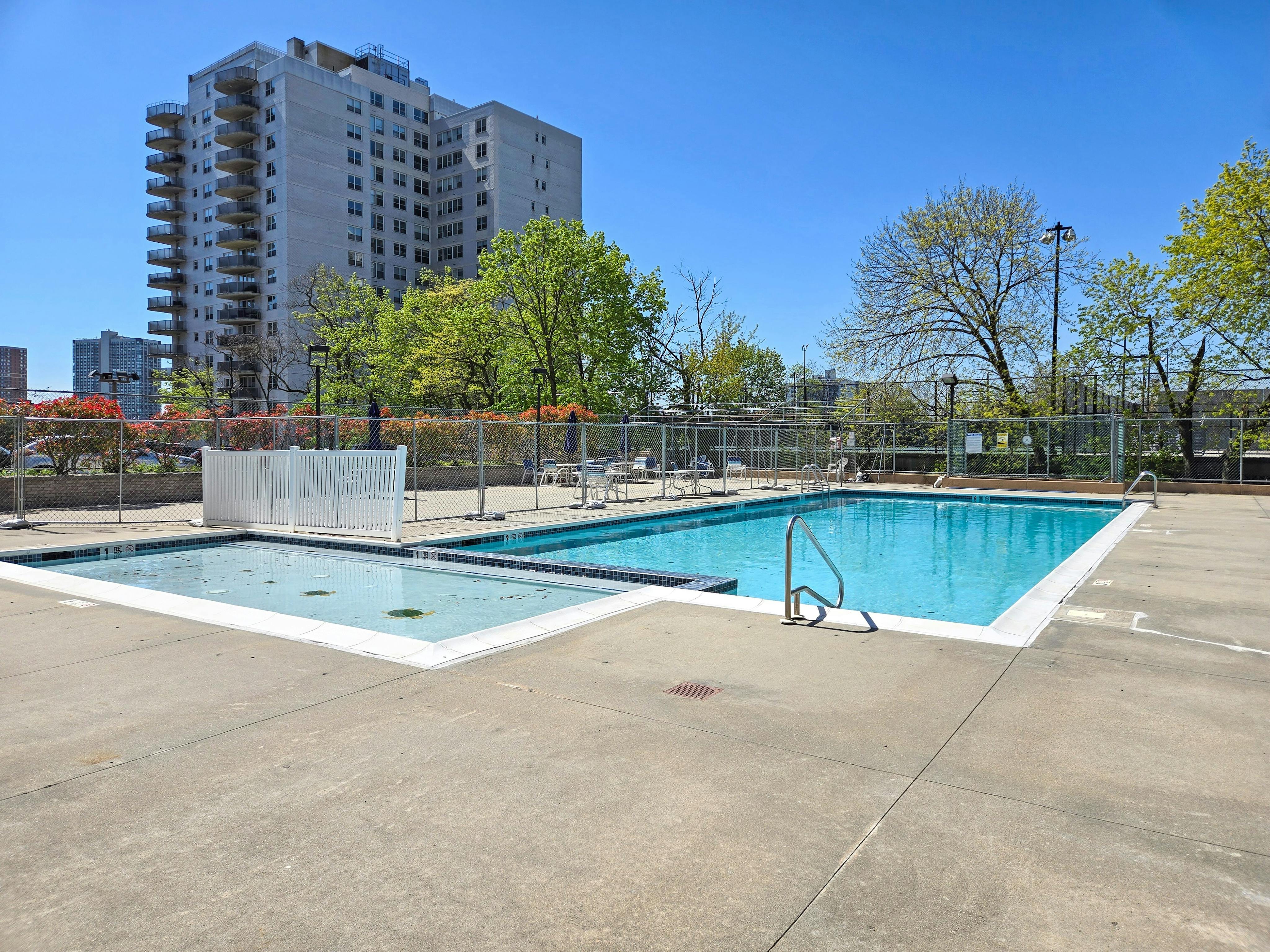 2077 Center Avenue Unit# 7E