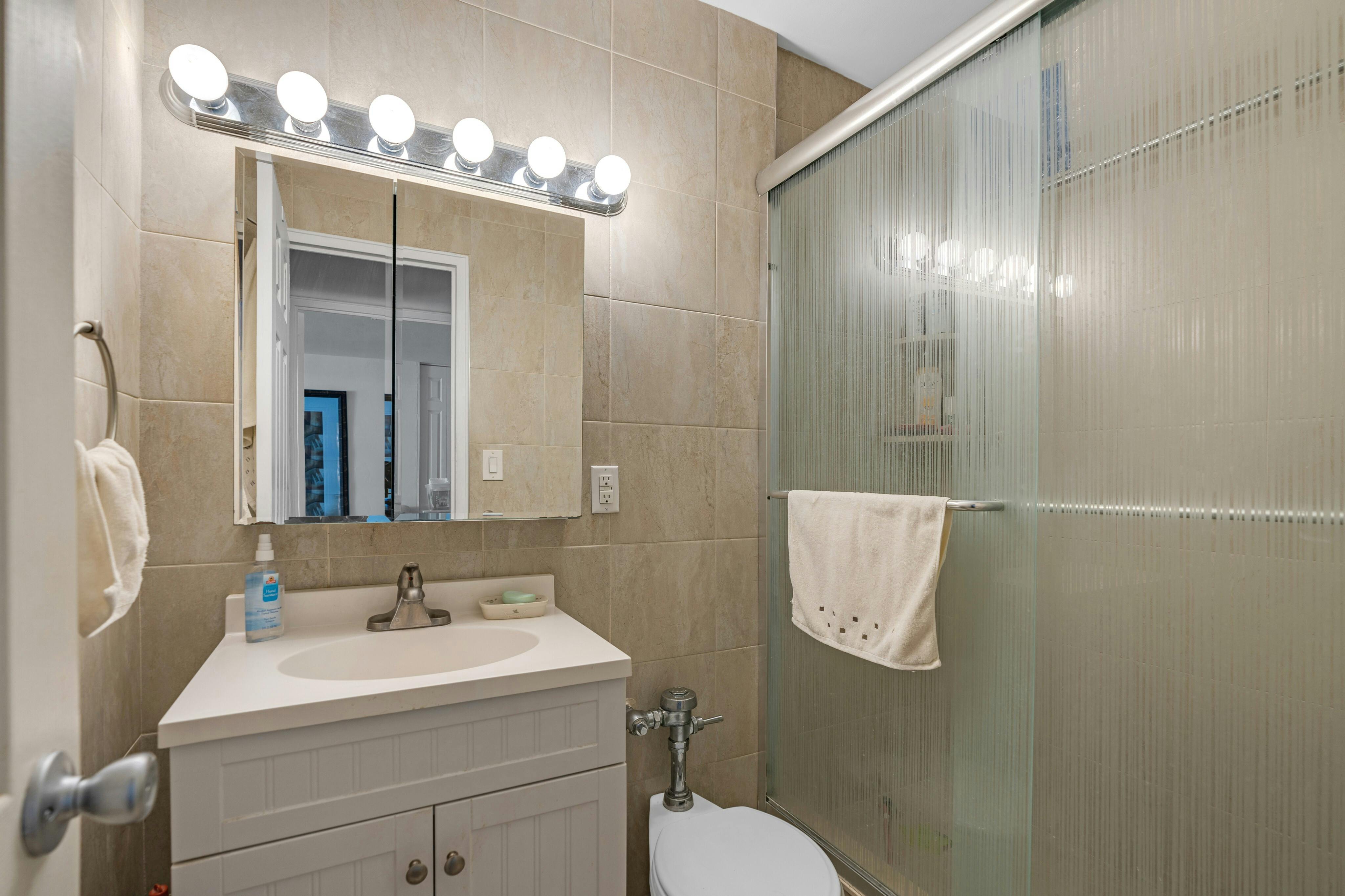 2077 Center Avenue Unit# 7E