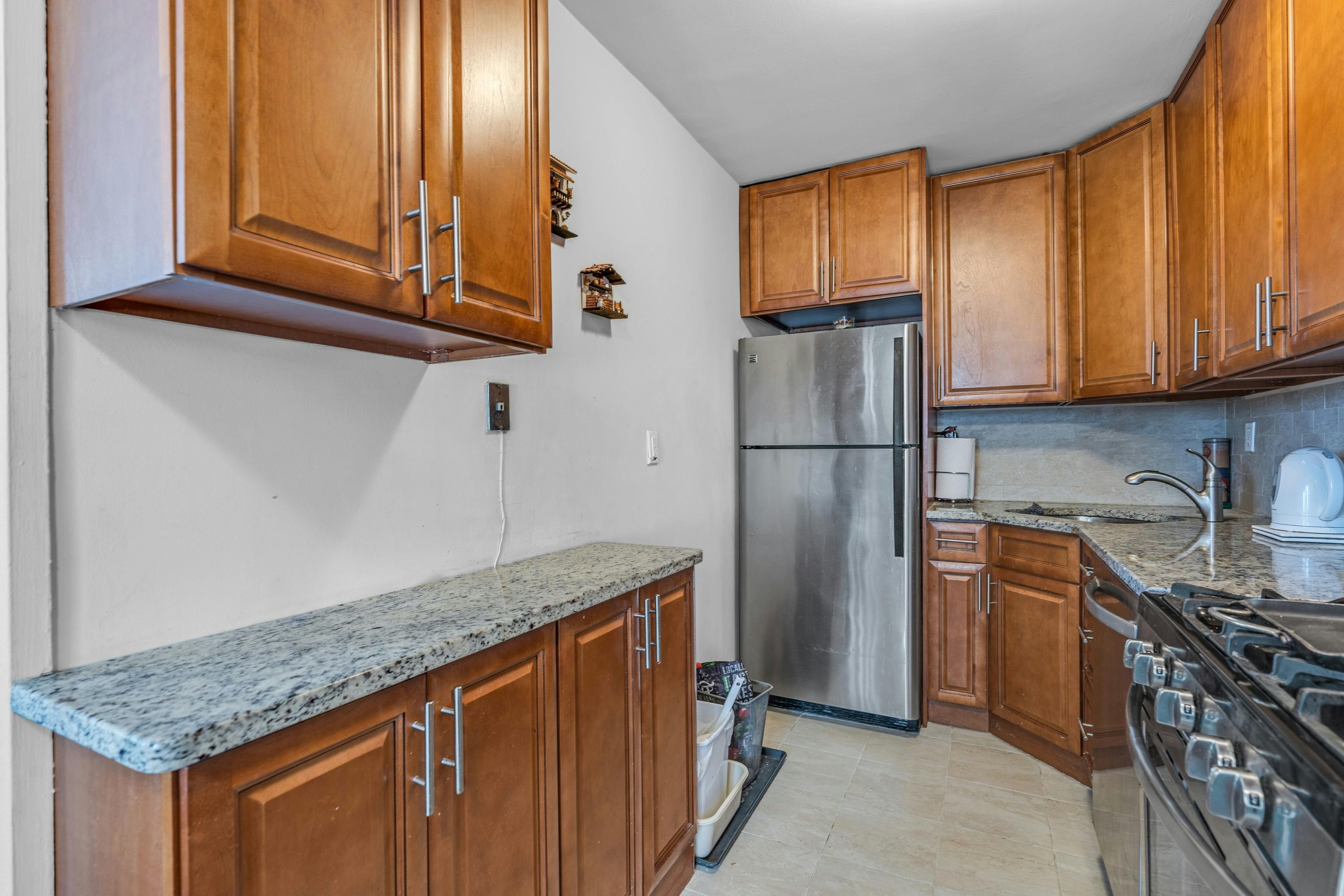 2077 Center Avenue Unit# 7E