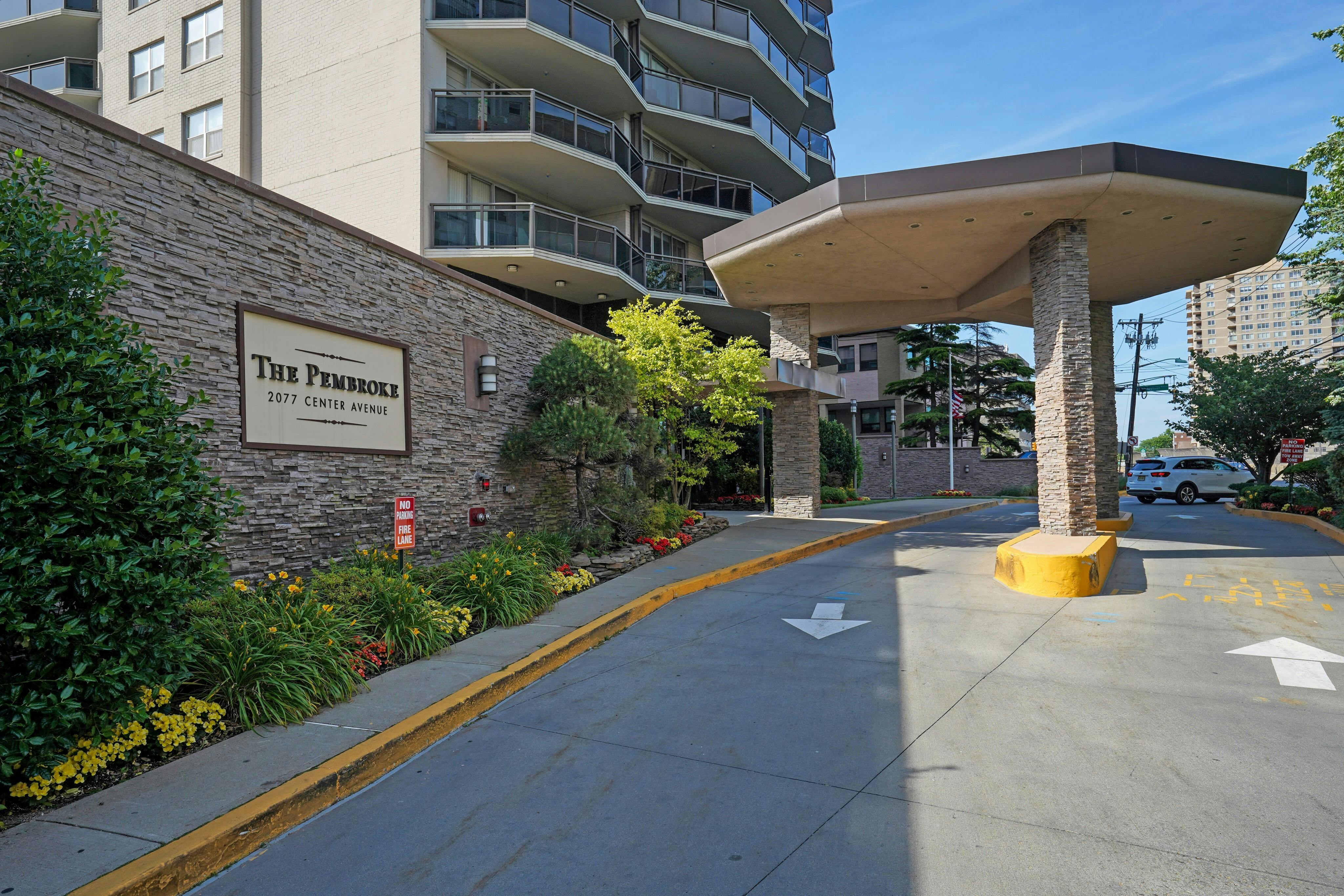 2077 Center Avenue Unit# 7E