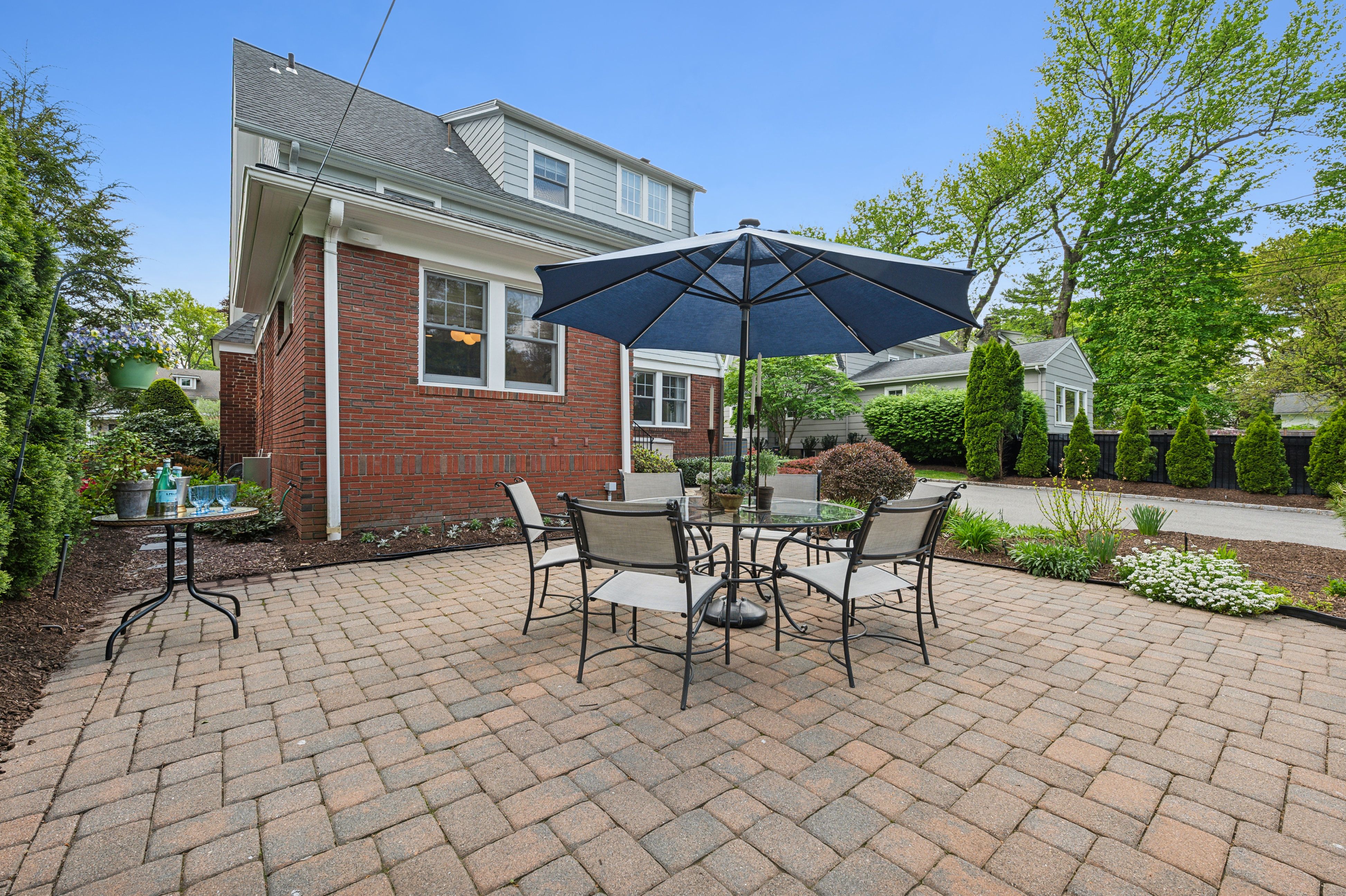 123 Inwood Avenue 