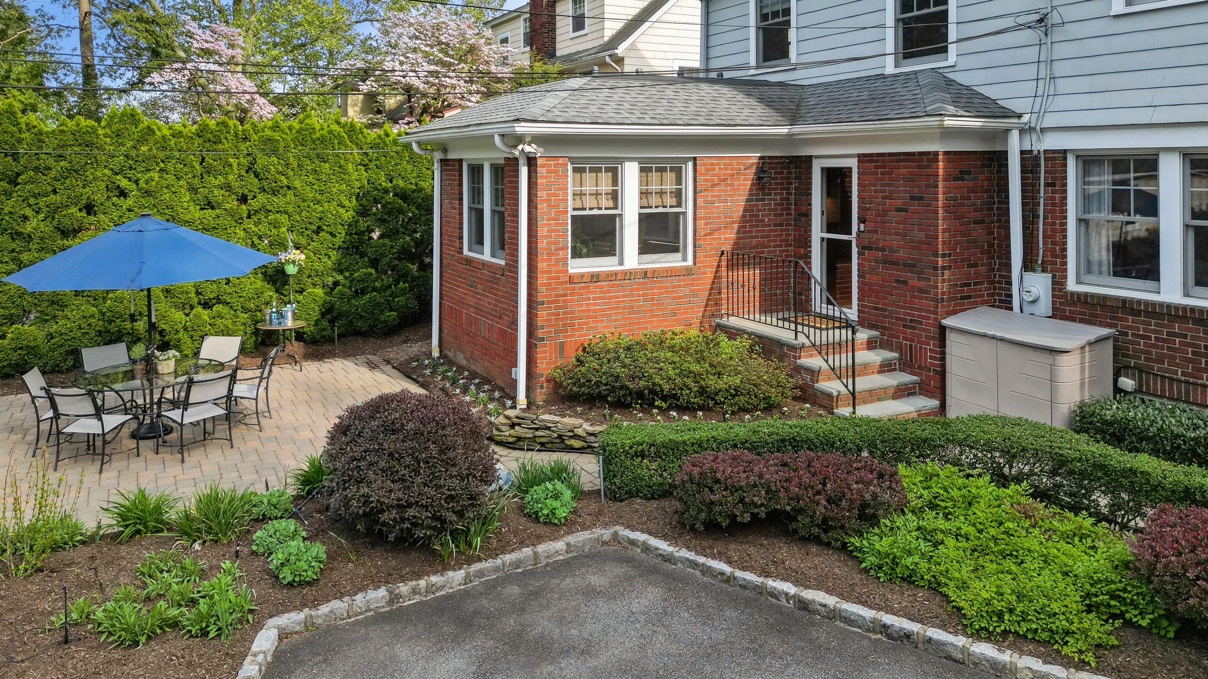 123 Inwood Avenue 