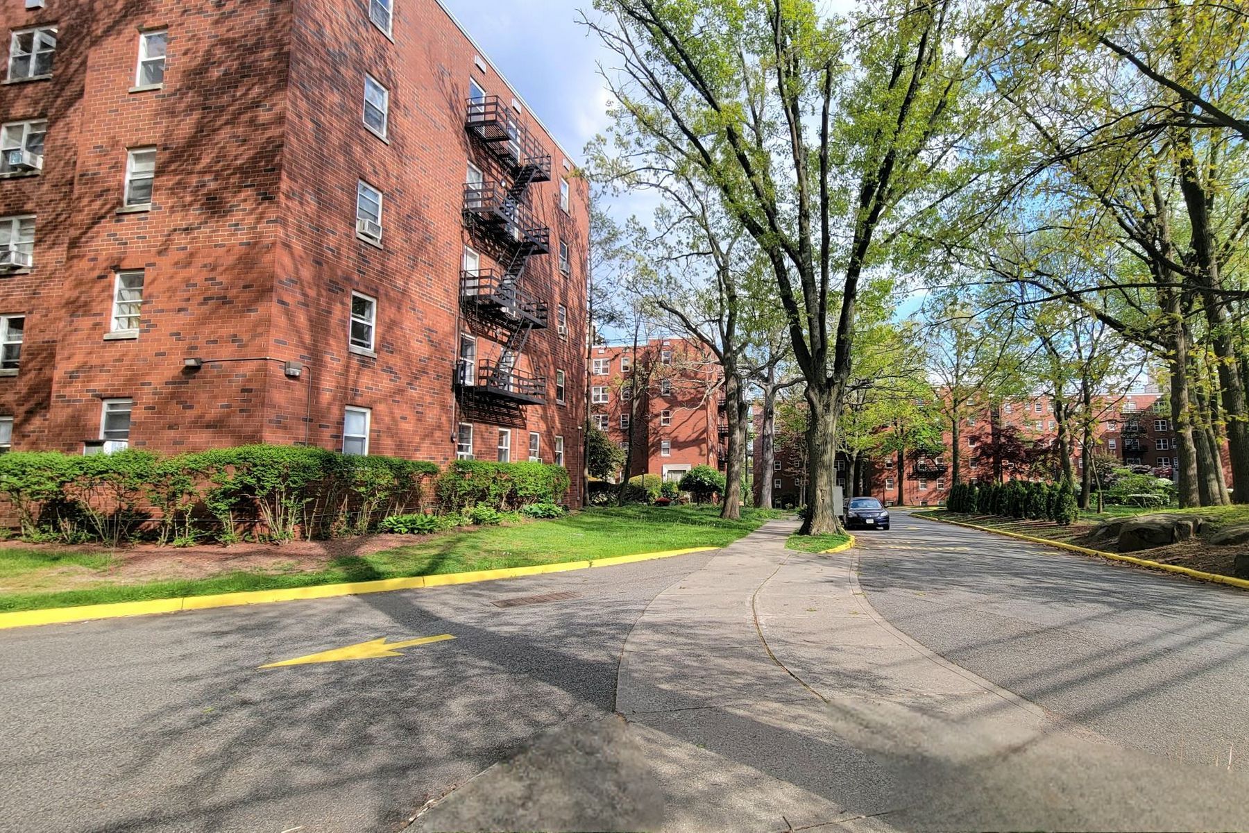 2350 Linwood Avenue Unit# 2F