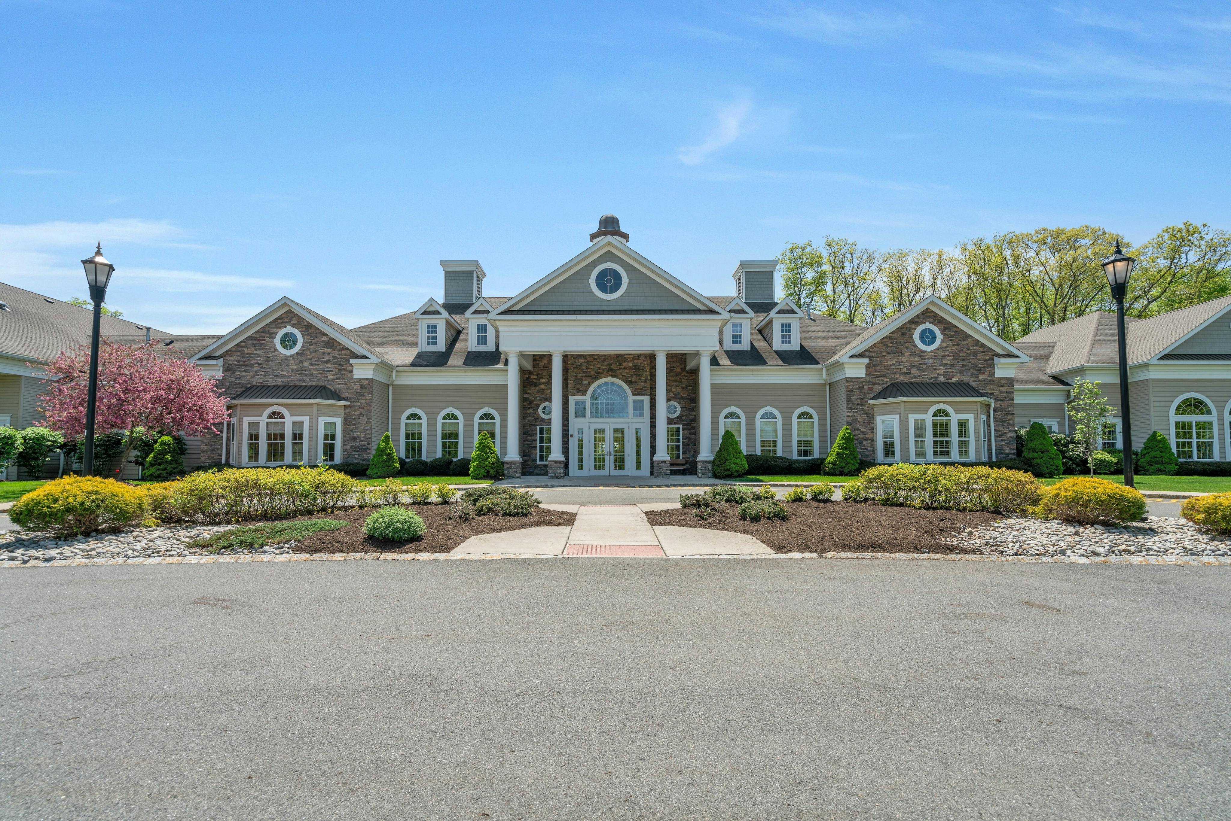5207 Veterans Drive 