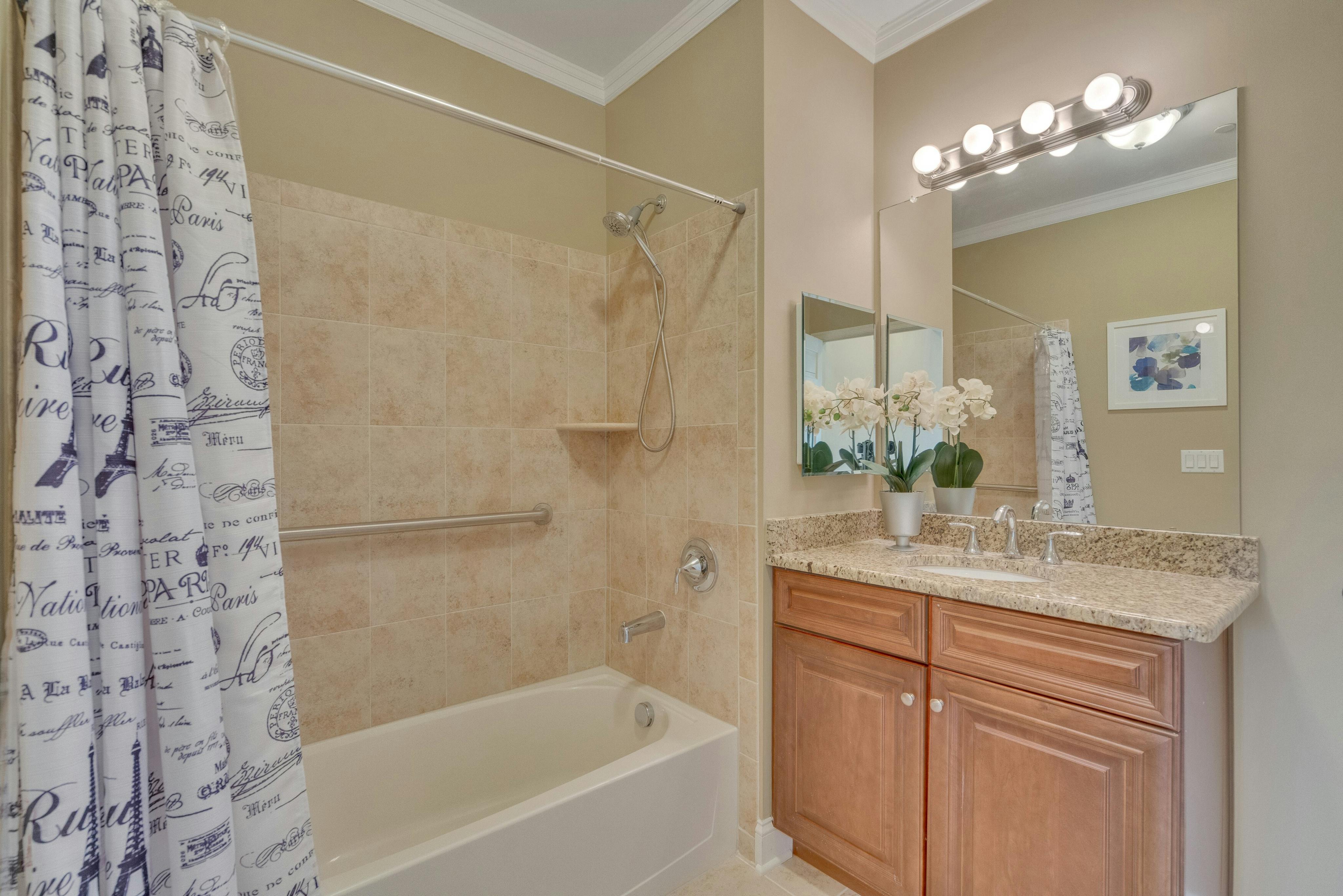 5207 Veterans Drive 