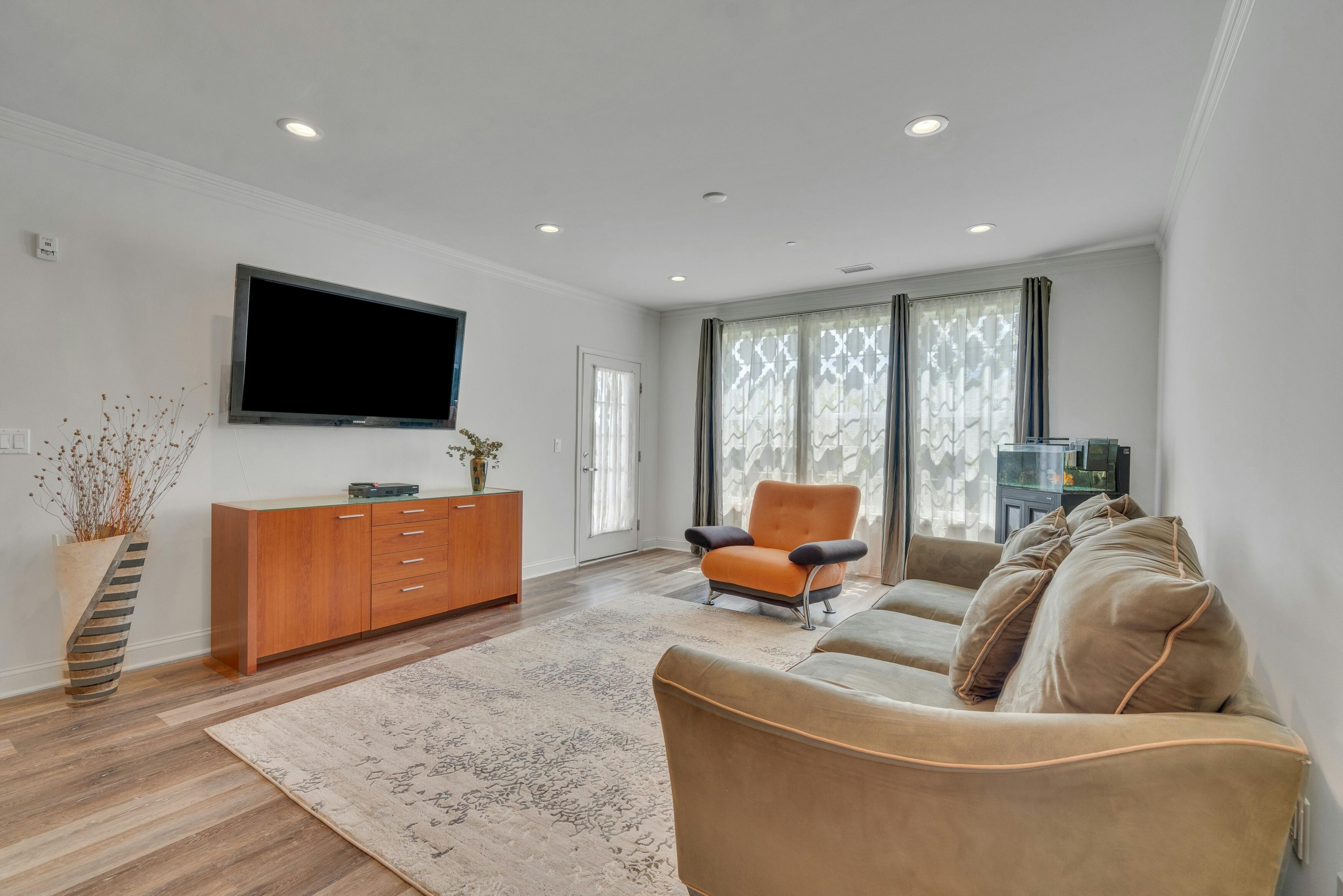 5207 Veterans Drive 