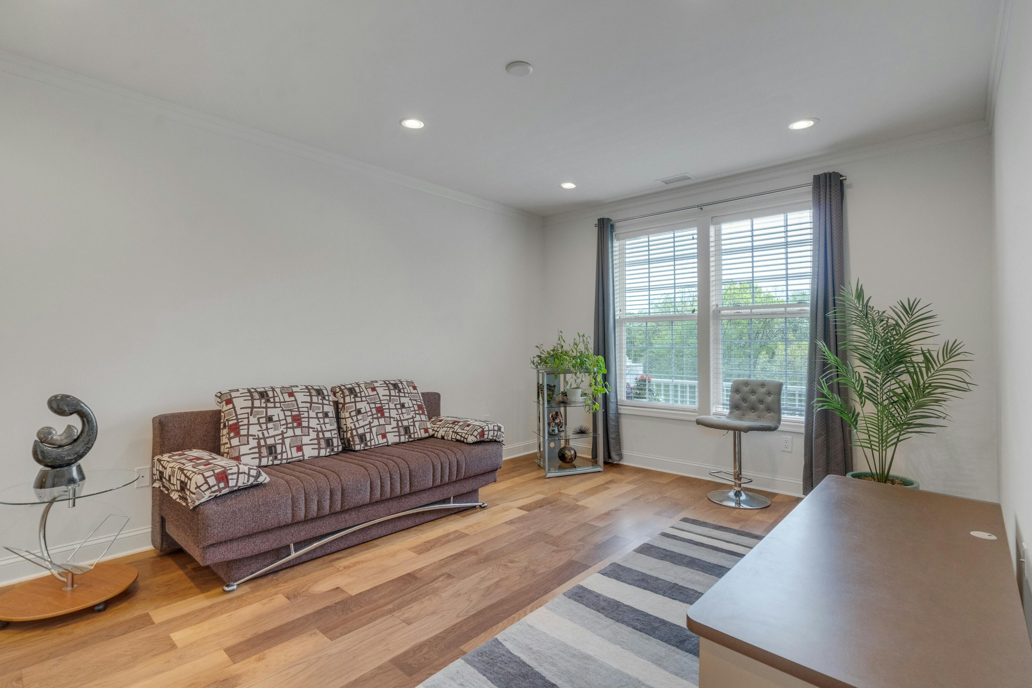 5207 Veterans Drive 