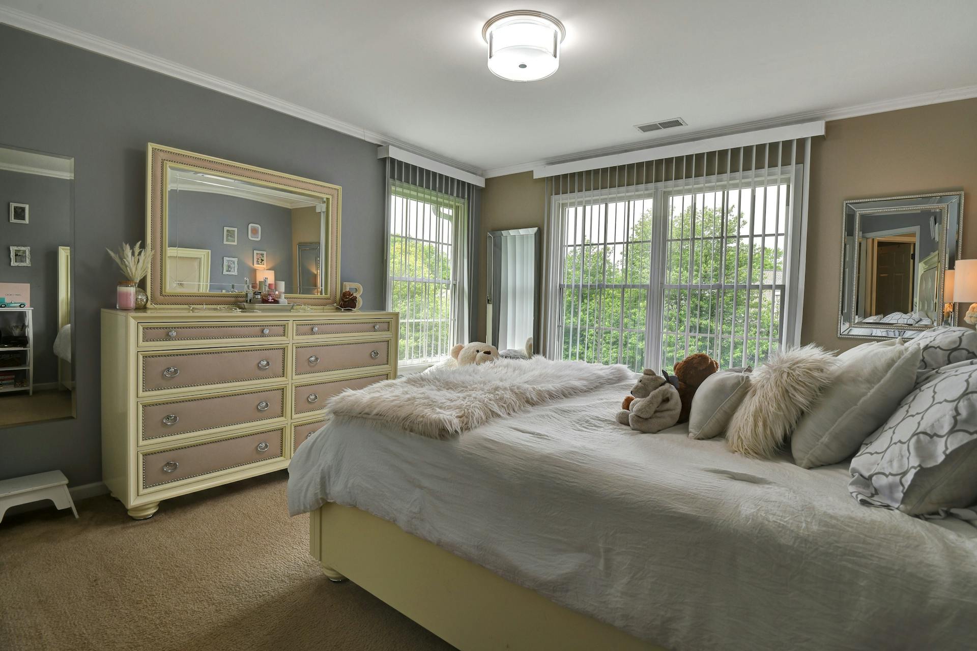 15 Woods Edge Road