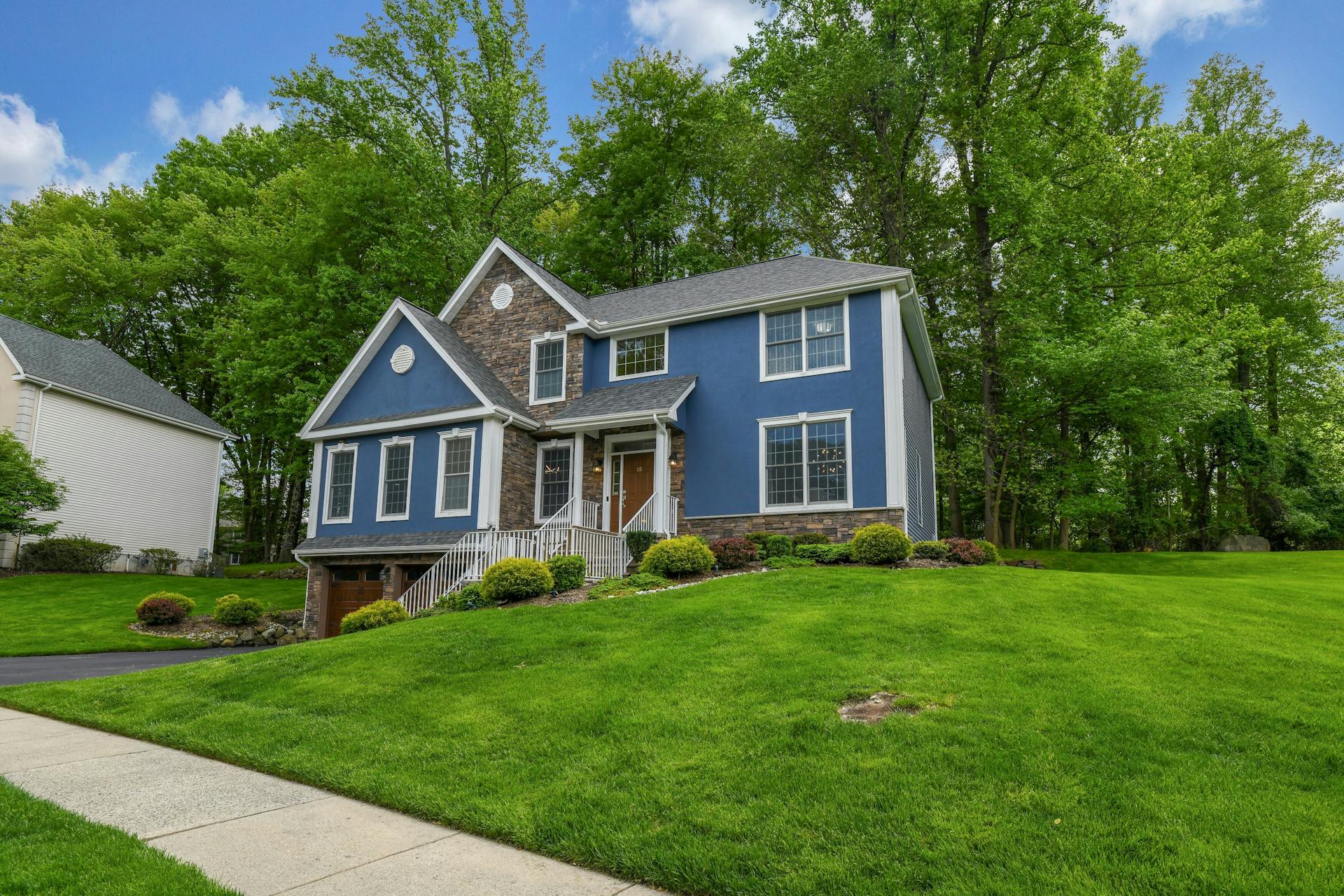 15 Woods Edge Road