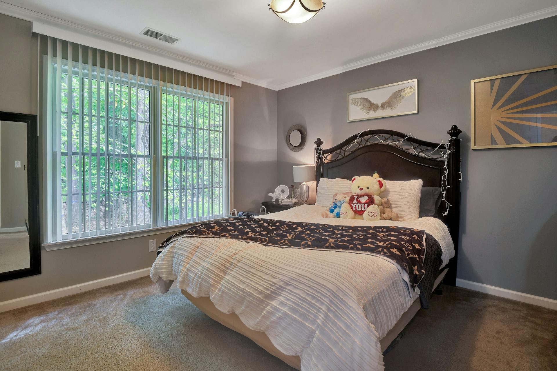 15 Woods Edge Road