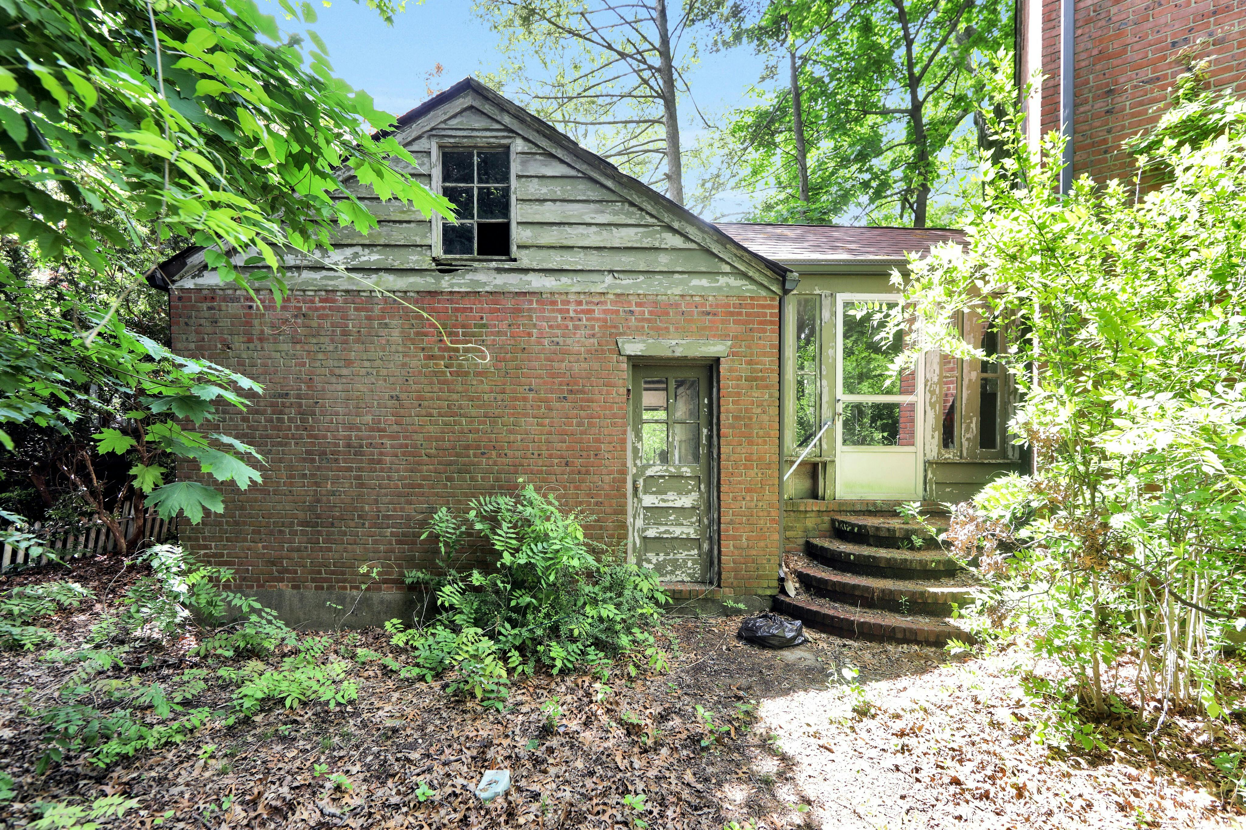 1179 Kensington Road 