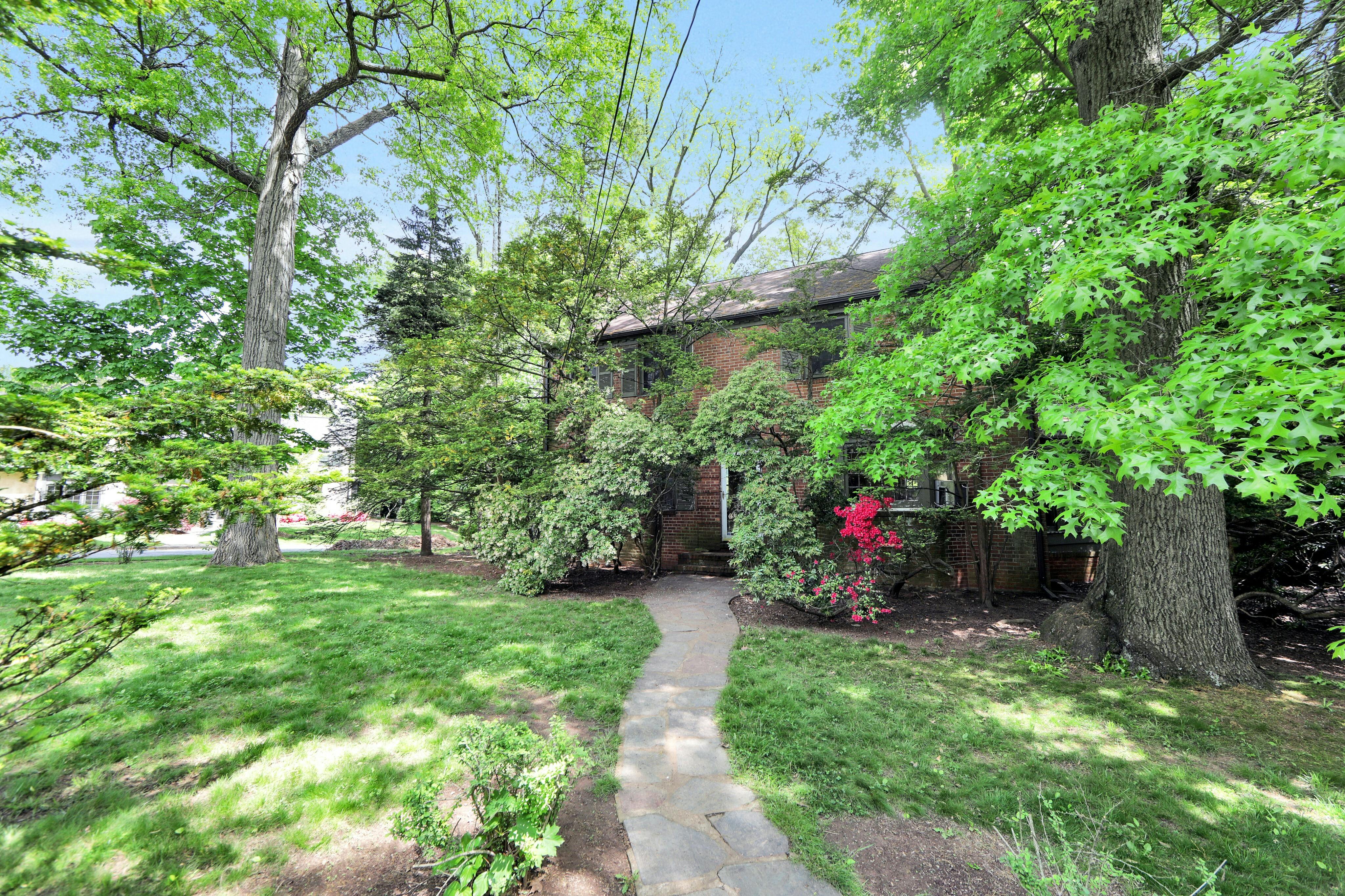 1179 Kensington Road 