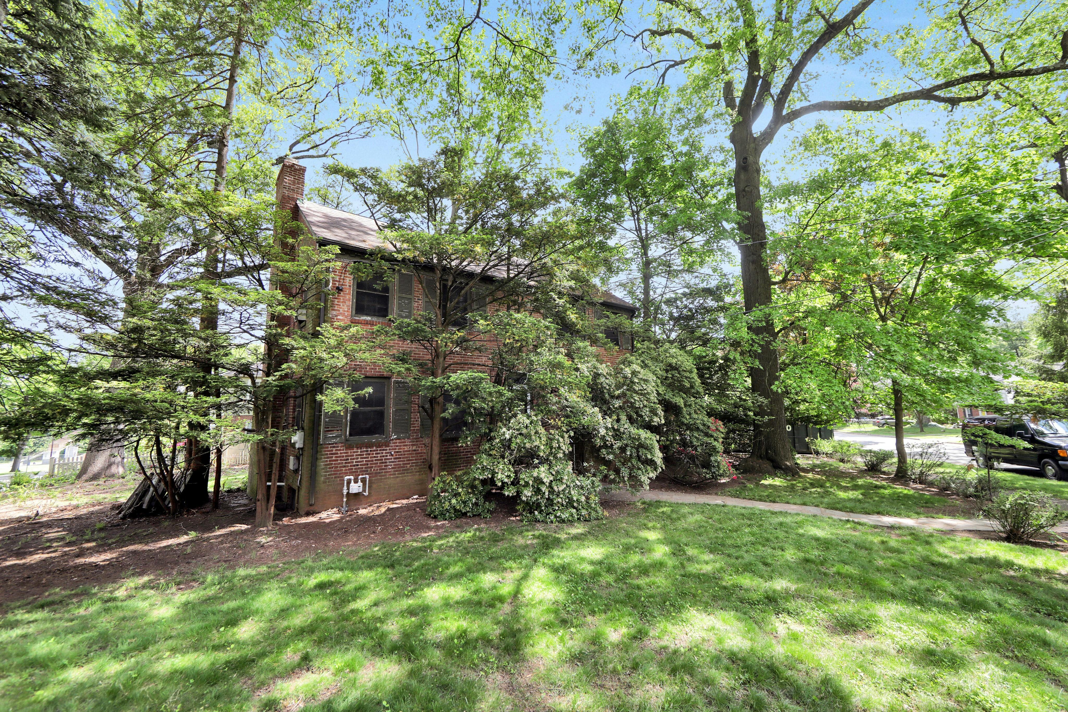 1179 Kensington Road 