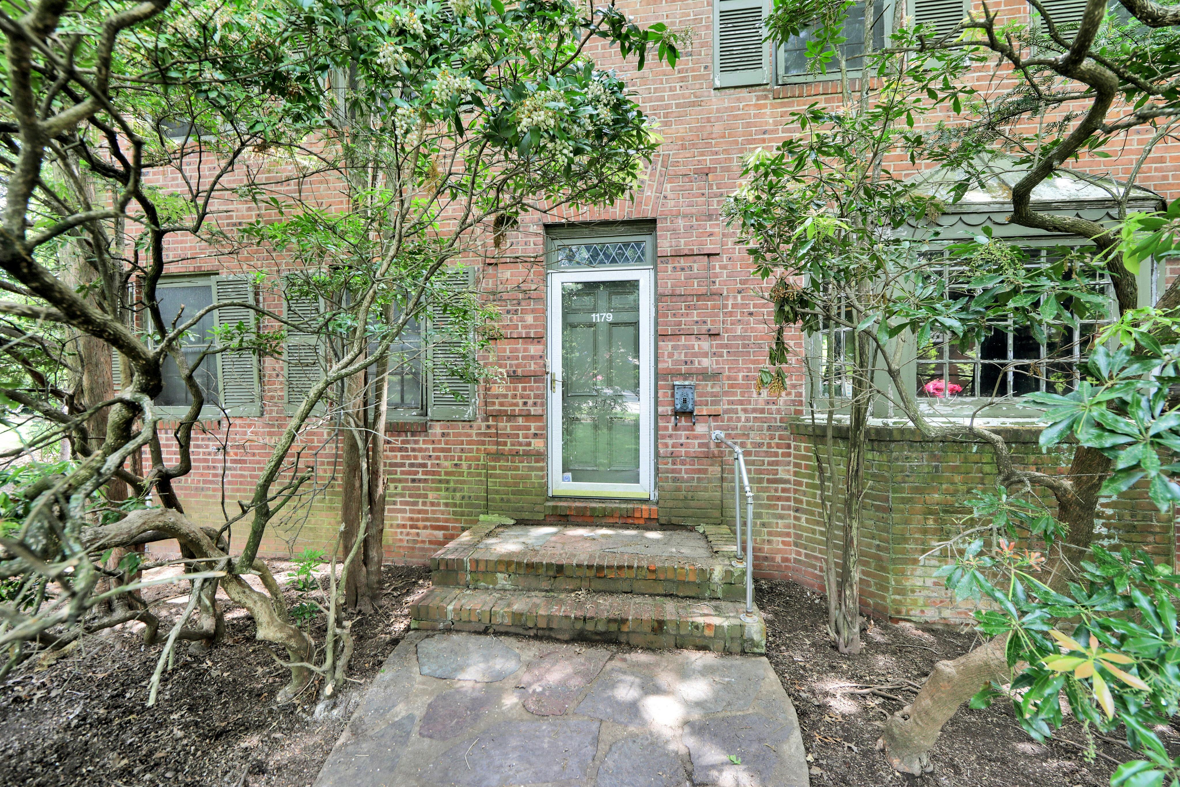 1179 Kensington Road 