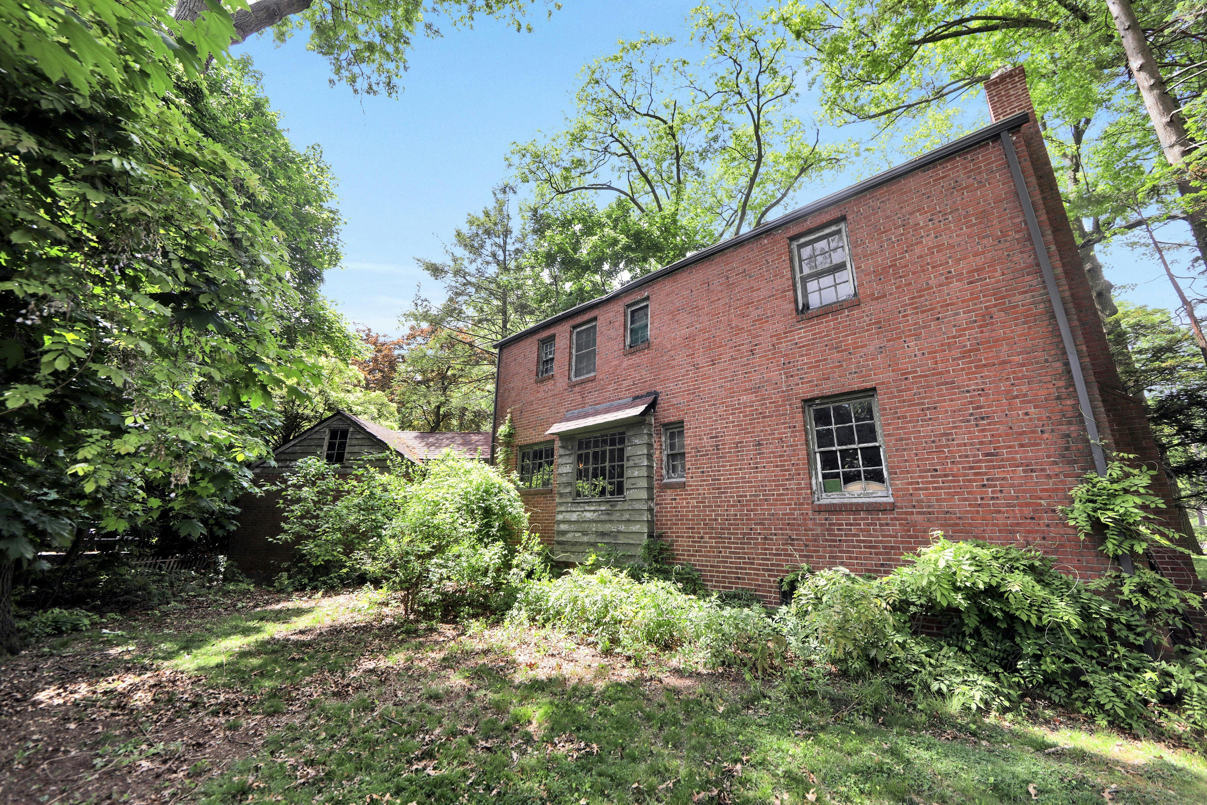 1179 Kensington Road 